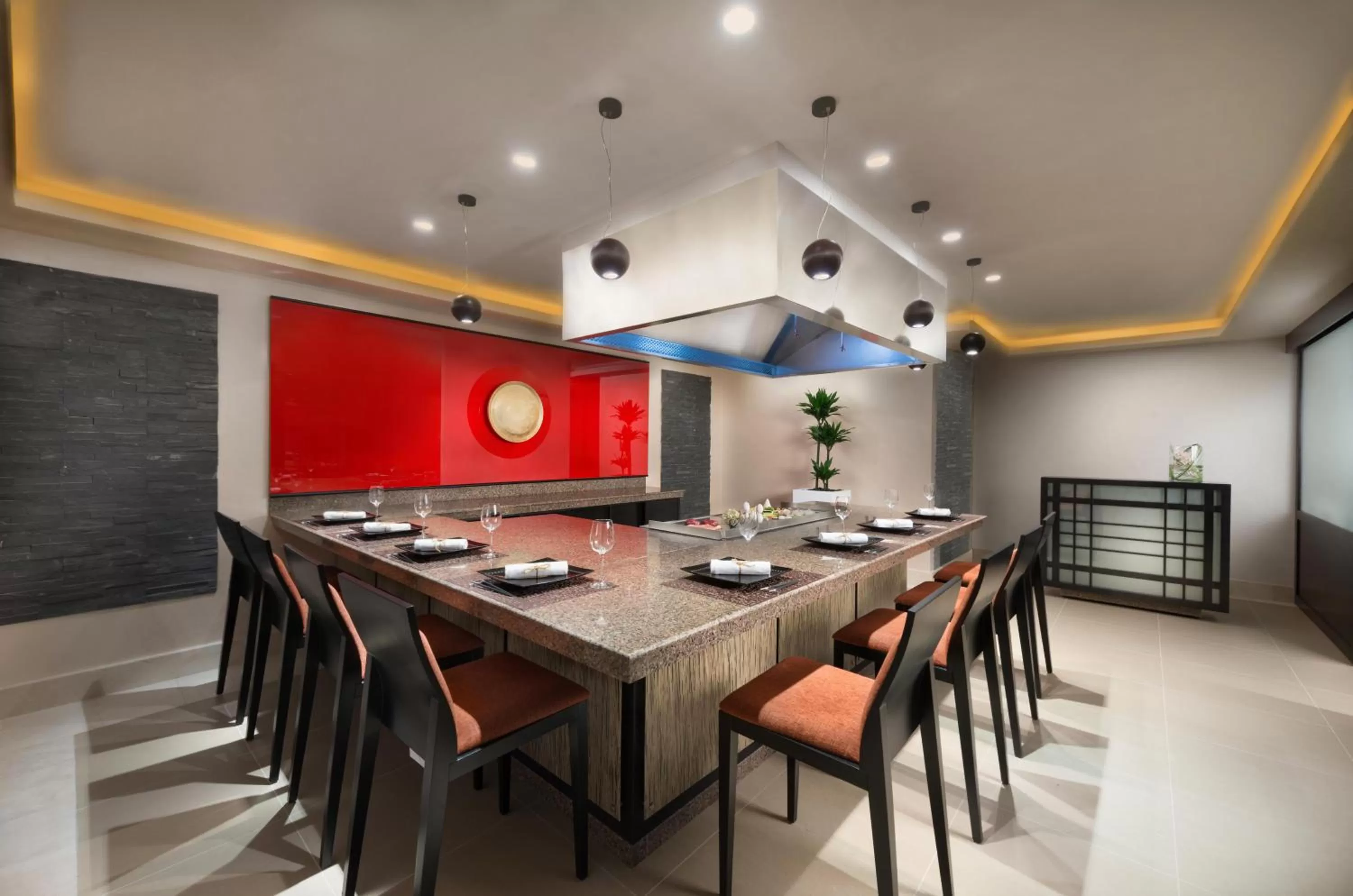 Restaurant/places to eat in Bahi Ajman Palace Hotel