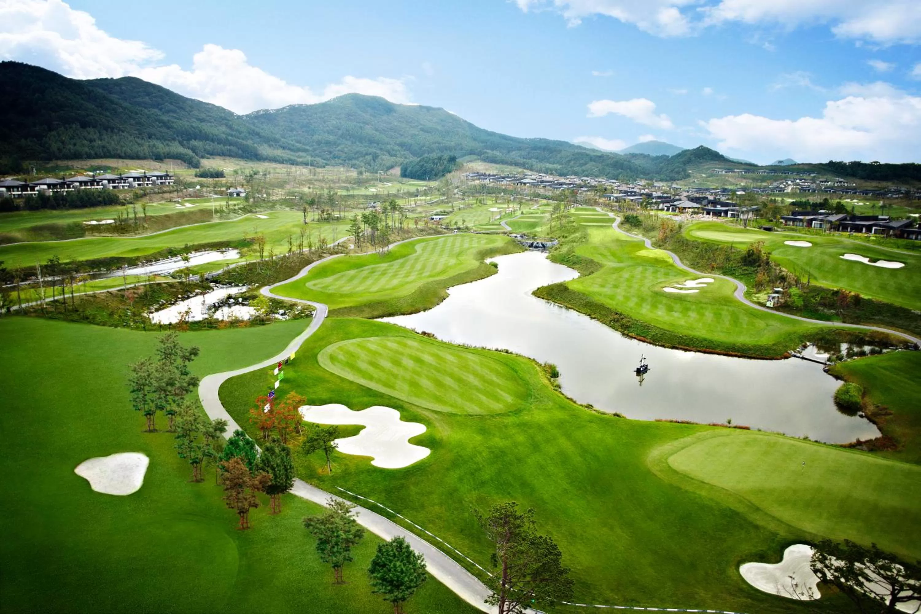 Golfcourse in Intercontinental Alpensia Pyeongchang Resort by IHG