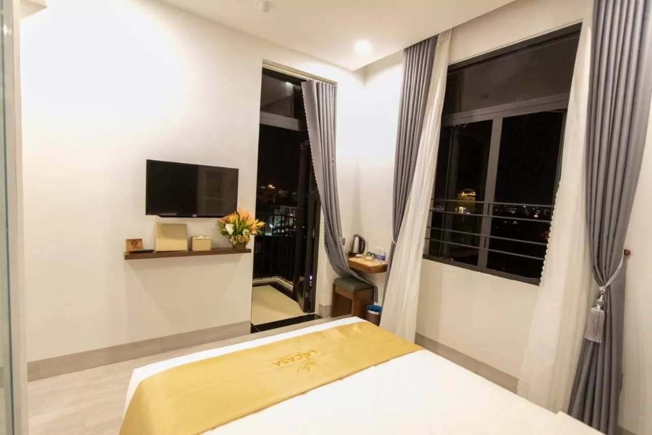 TV and multimedia, TV/Entertainment Center in La Casa Tuy Hòa