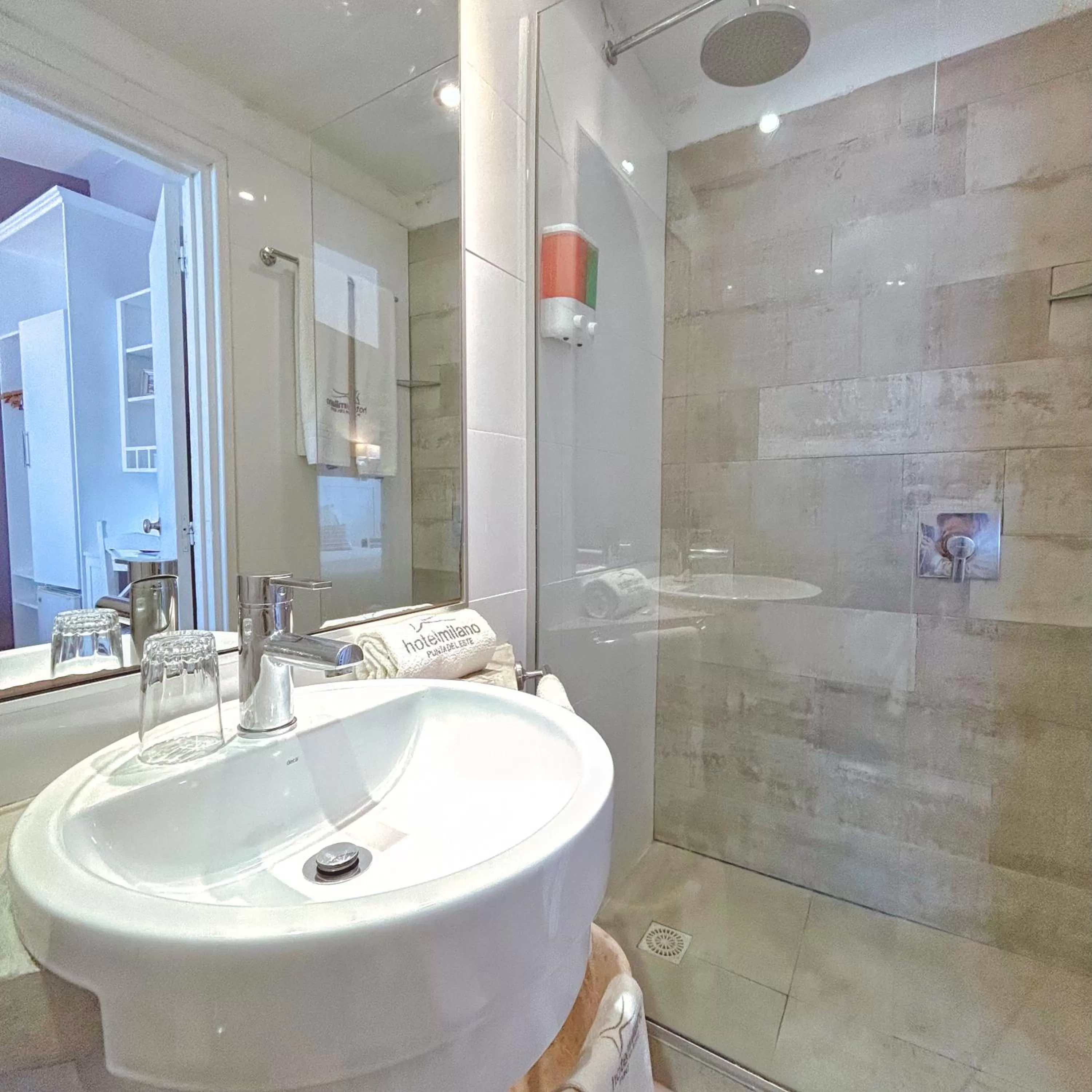 Shower in Hotel Milano