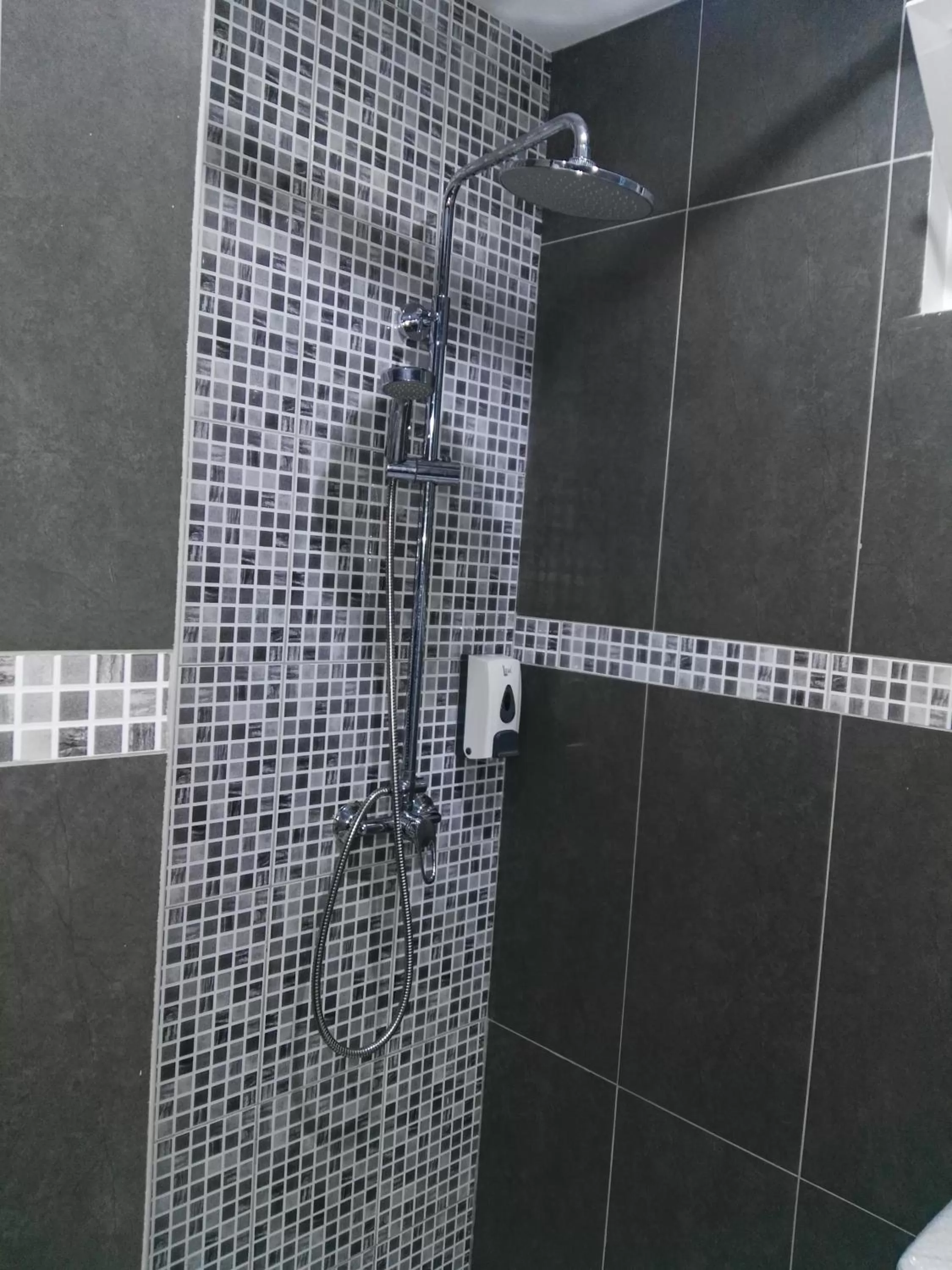 Shower in Residencial Casa da Luz