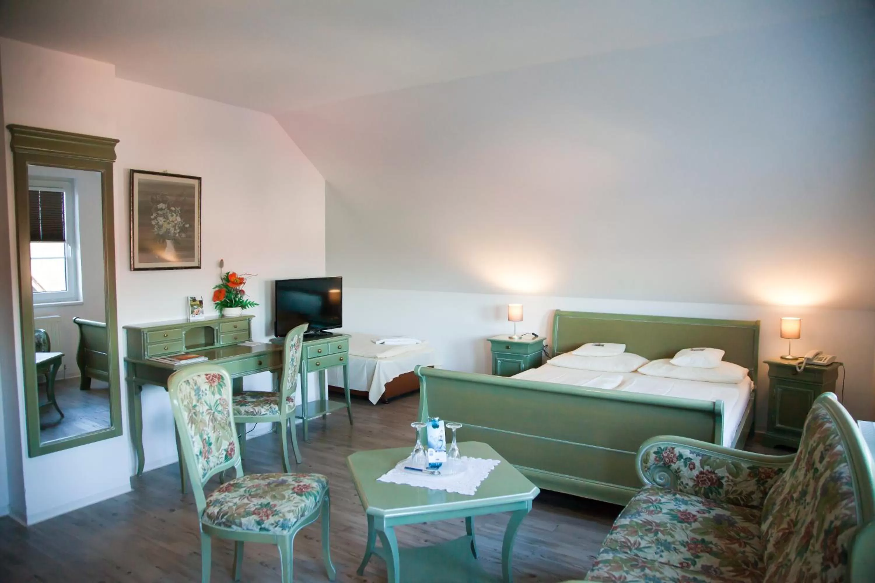 Photo of the whole room, Bed in Flair Hotel Reuner