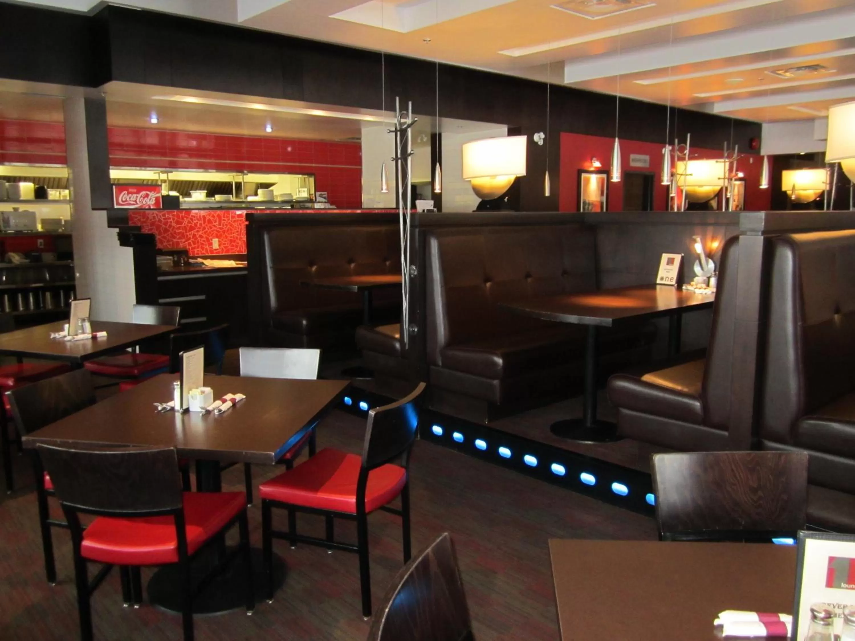 Restaurant/places to eat in Woodlands Inn & Suites