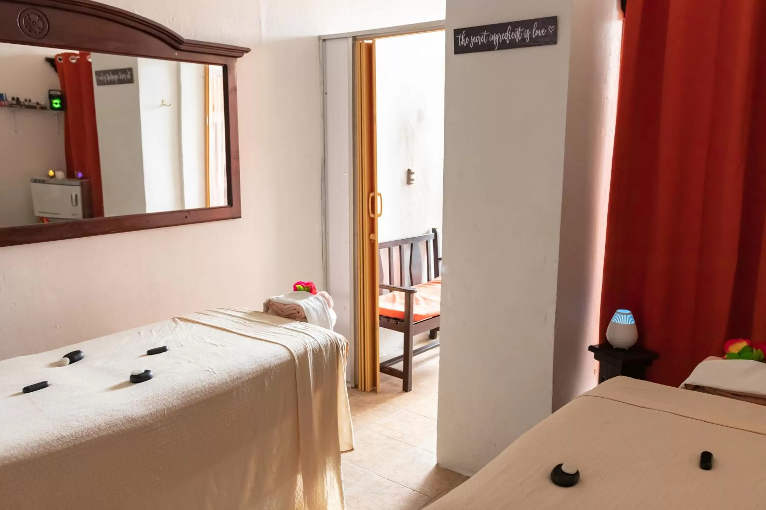 Spa and wellness centre/facilities, Bed in Hotel Las Colinas