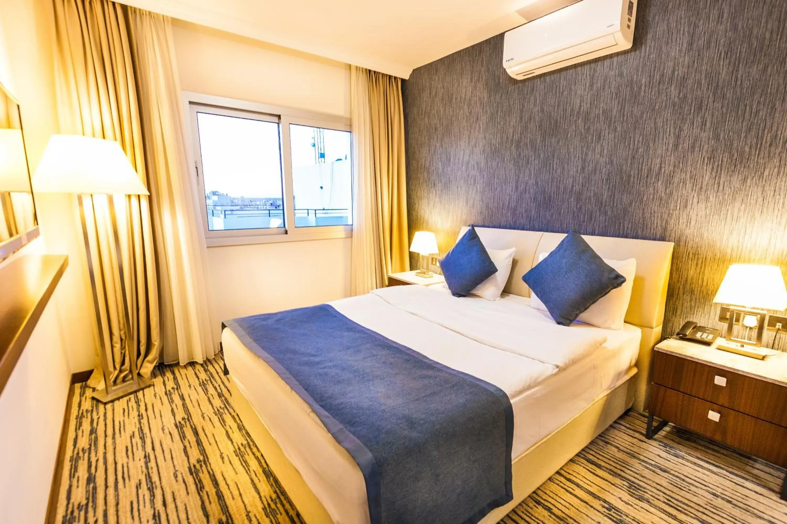 Standard Double or Twin Room - single occupancy in Port View Hotel Standard Double or Twin Room - single occupancy in Port View Hotel