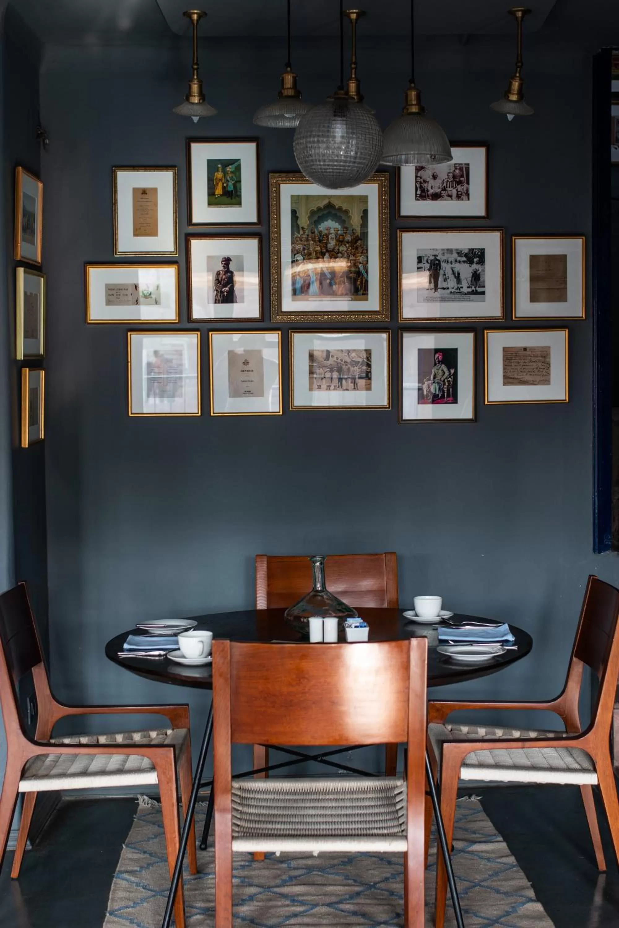 Restaurant/Places to Eat in The Stepwell Hotel