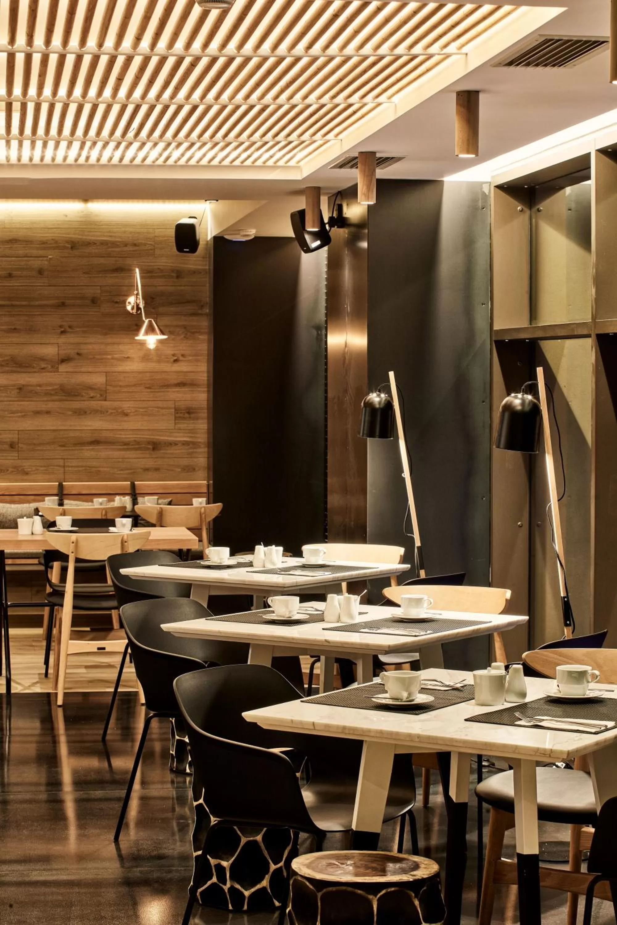 Food and drinks in Ibis Styles Heraklion Central