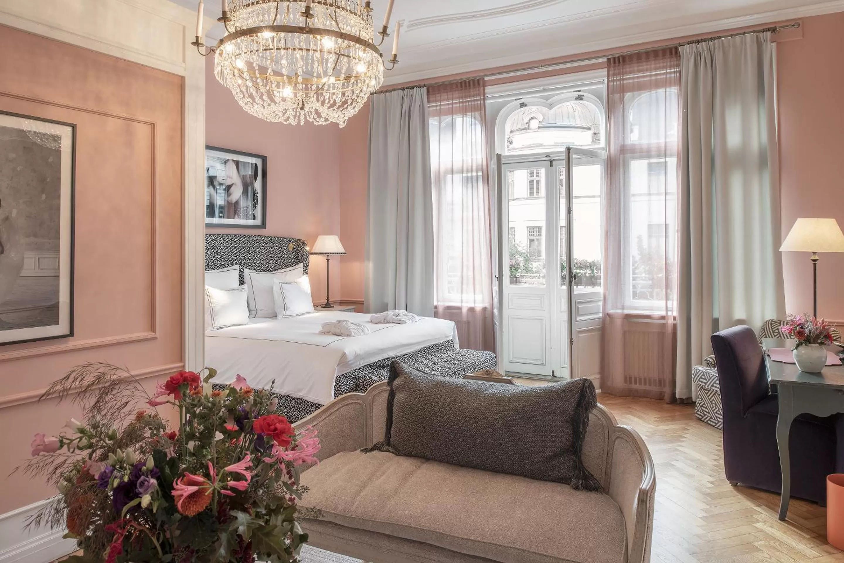 Photo of the whole room, Bed in The Sparrow Hotel