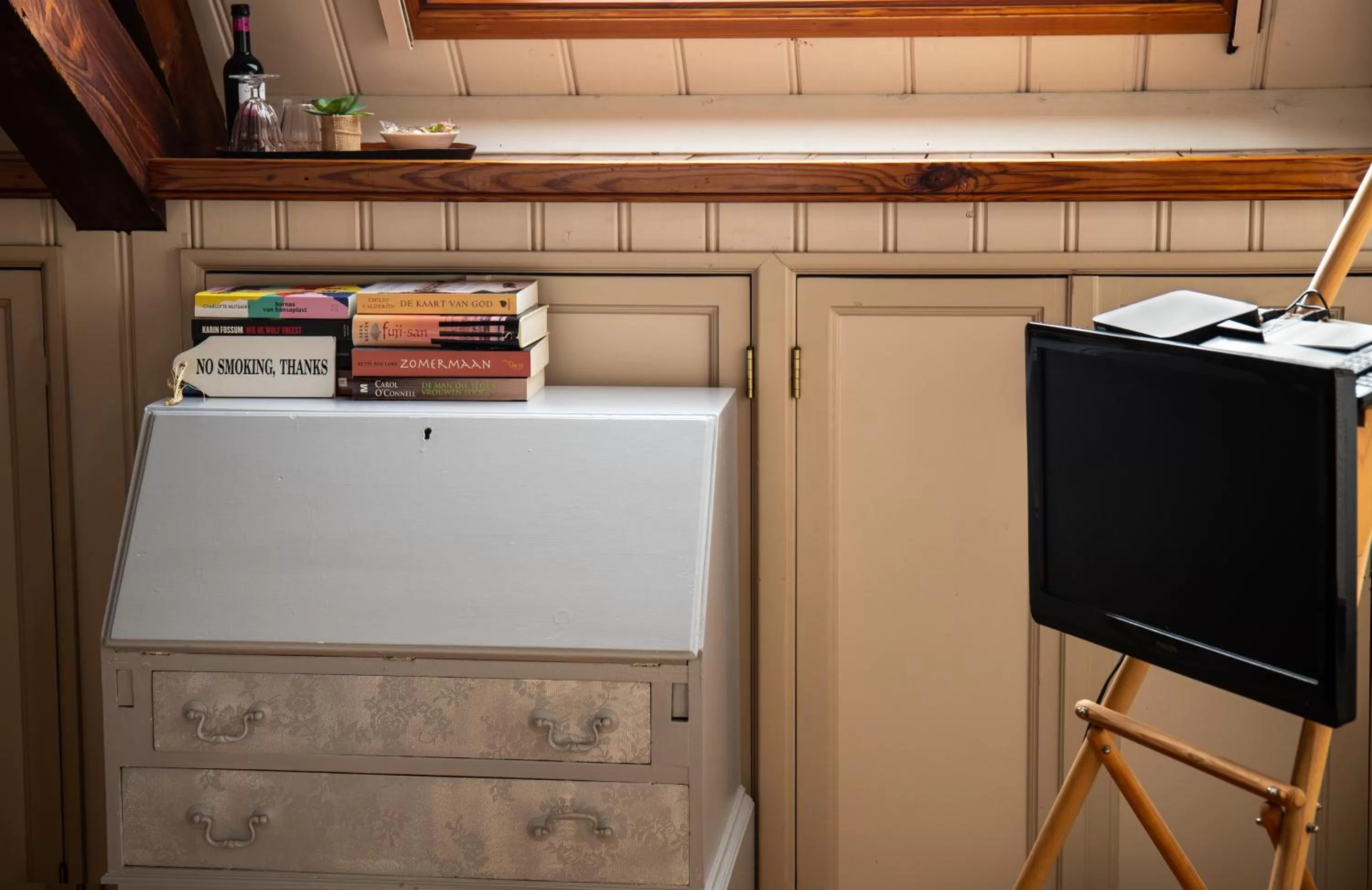 Communal lounge/ TV room in Boerenhofstede de Overhorn