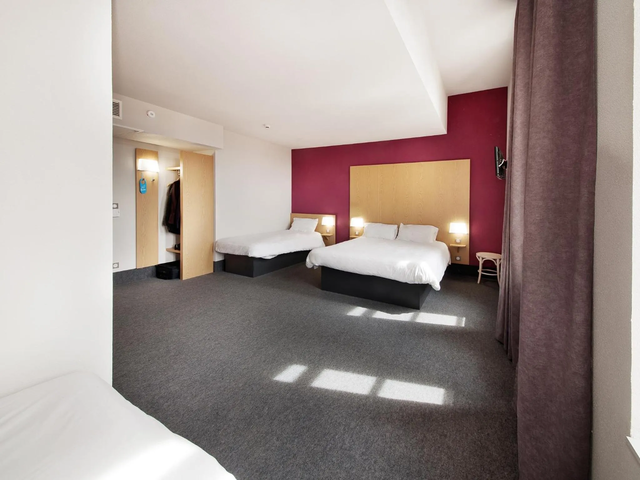 Photo of the whole room, Bed in B&B HOTEL Castres Centre Gambetta