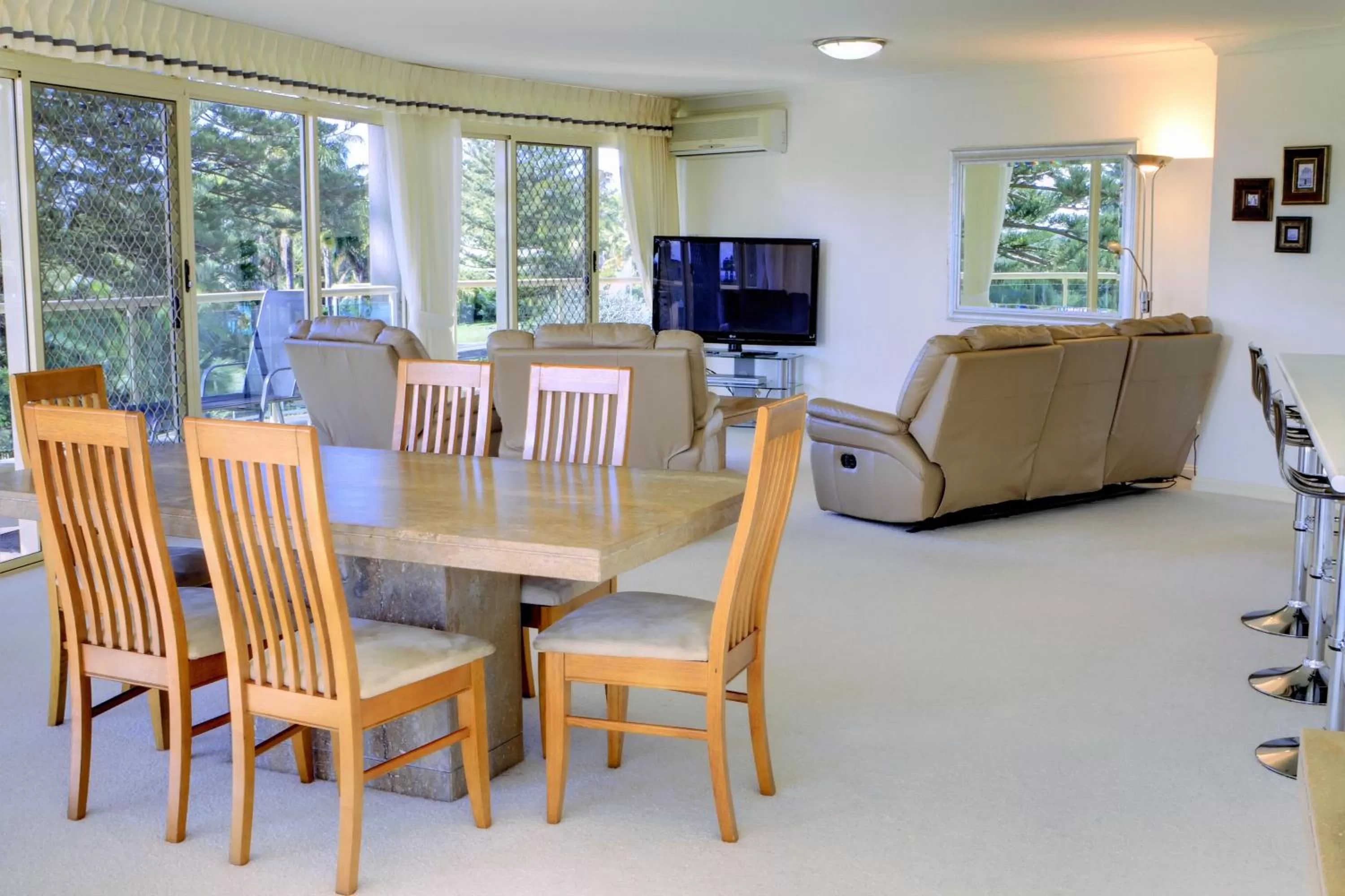 Living room in Northpoint Apartments