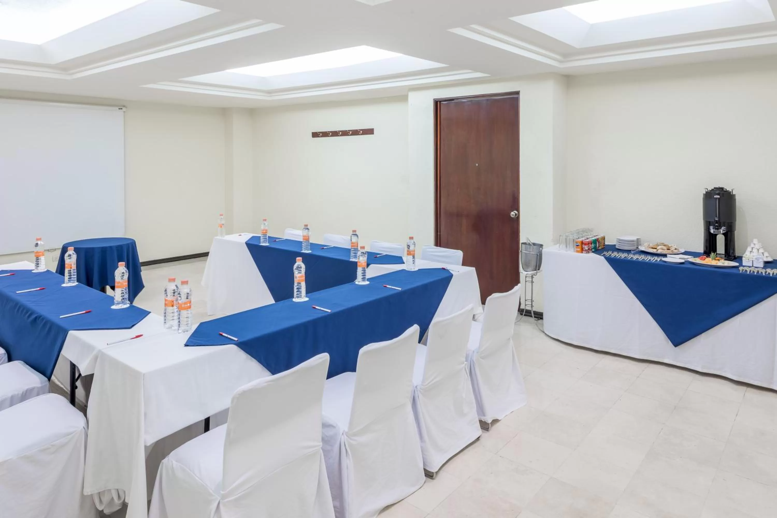 Meeting/conference room in Ramada Hola Culiacan