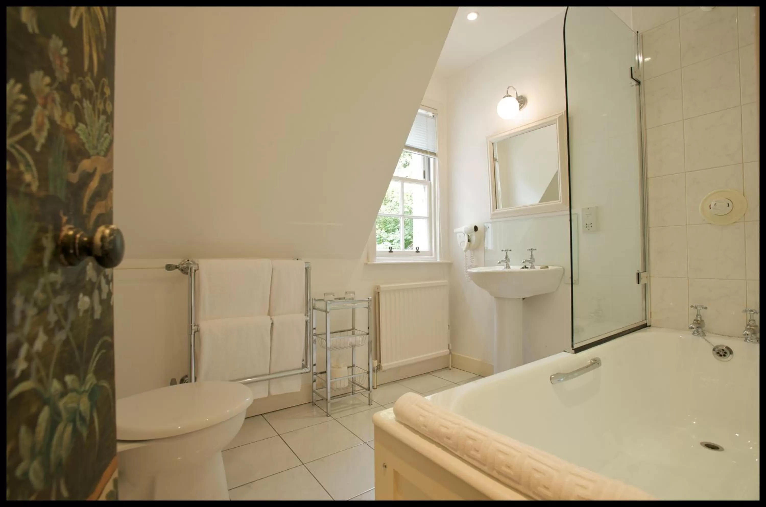 Bathroom in Greywalls Hotel & Chez Roux