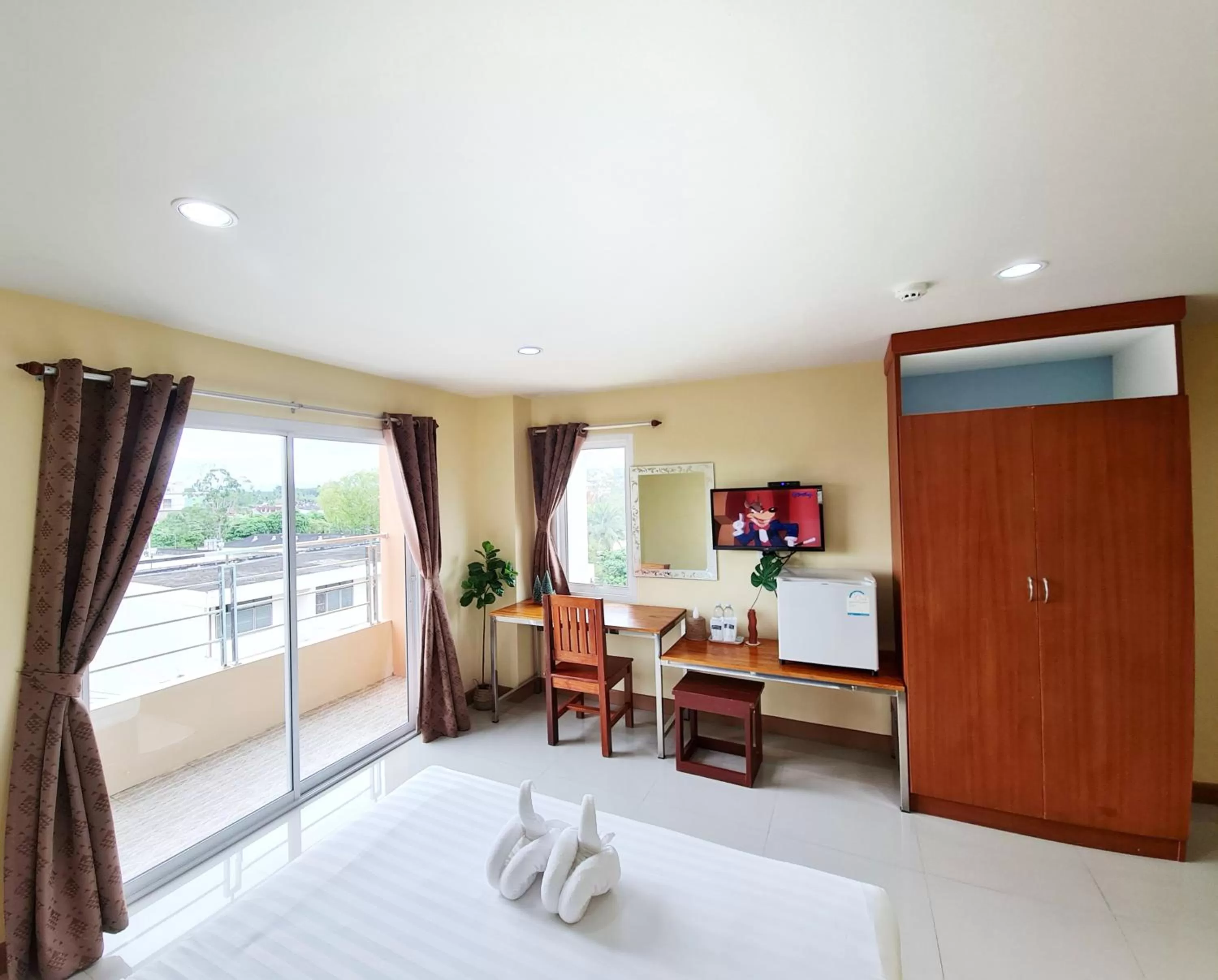 Photo of the whole room in Jaroonsak Grand