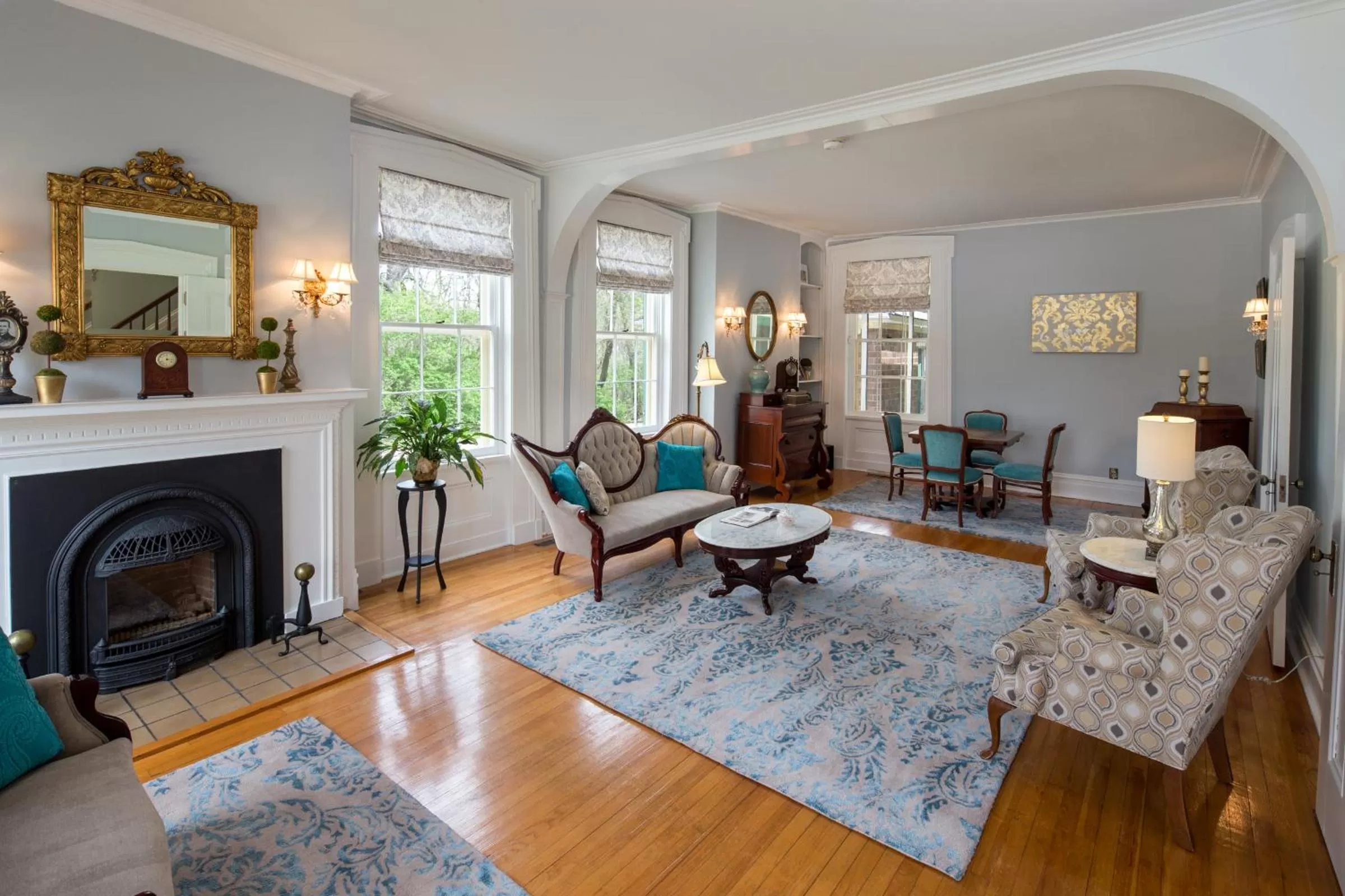 Communal lounge/ TV room in Aldrich Guest House