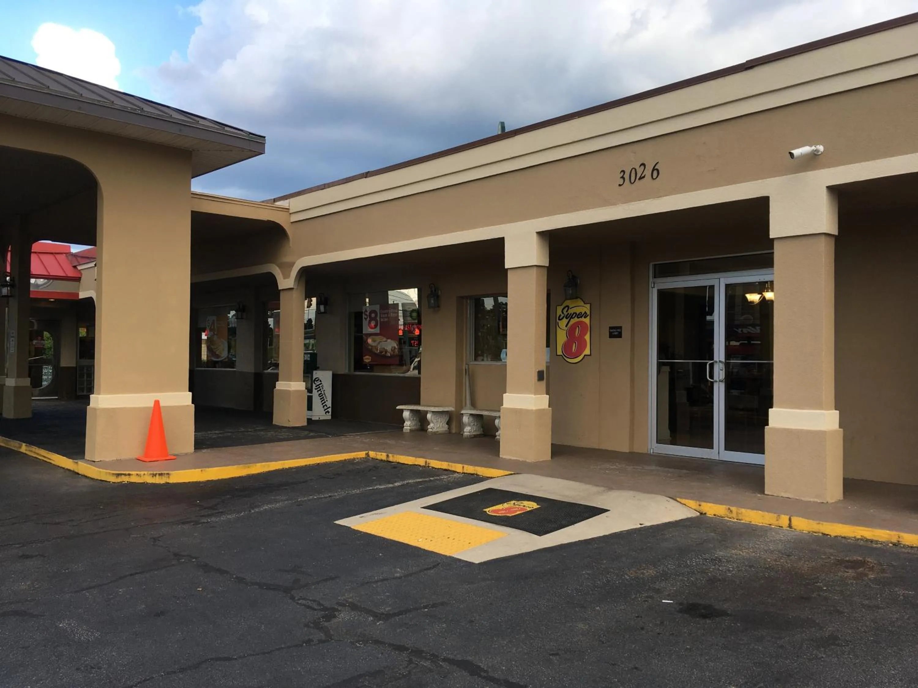 Facade/entrance in Super 8 by Wyndham Augusta