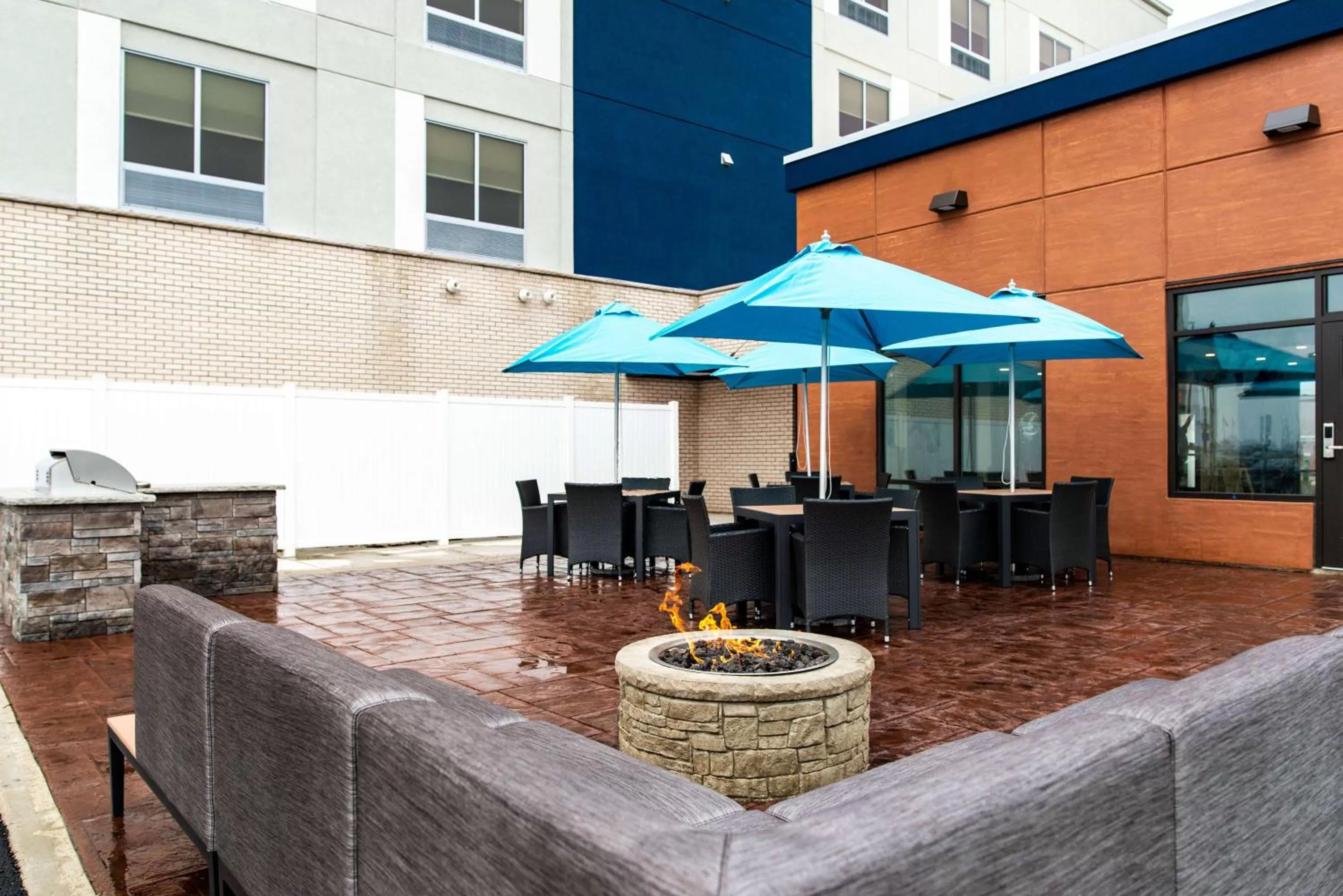 Patio in Hampton Inn Paris IL, IL
