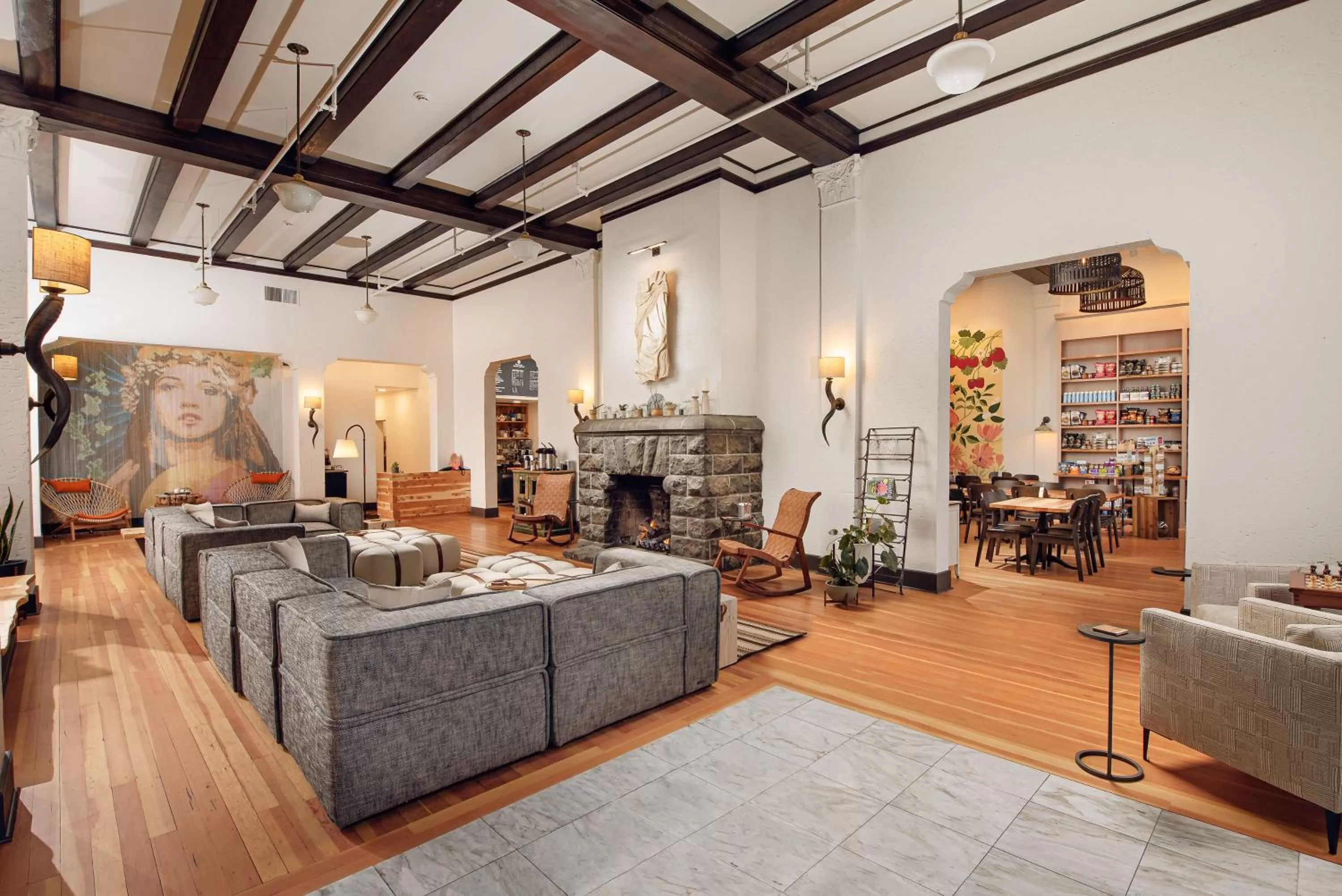 Lobby or reception in SCP Redmond Hotel