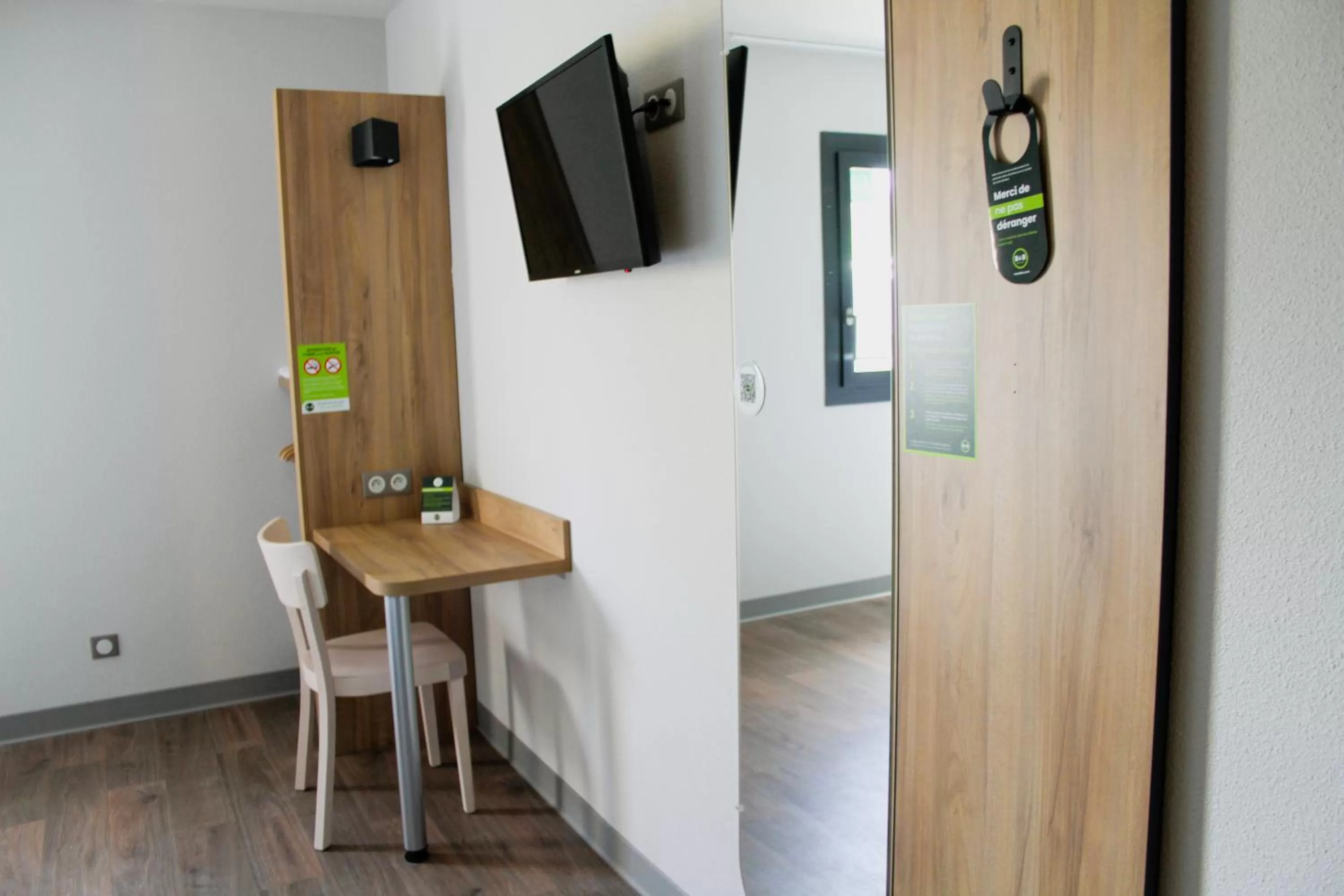 TV and multimedia in B&B HOTEL Aix-les-Bains