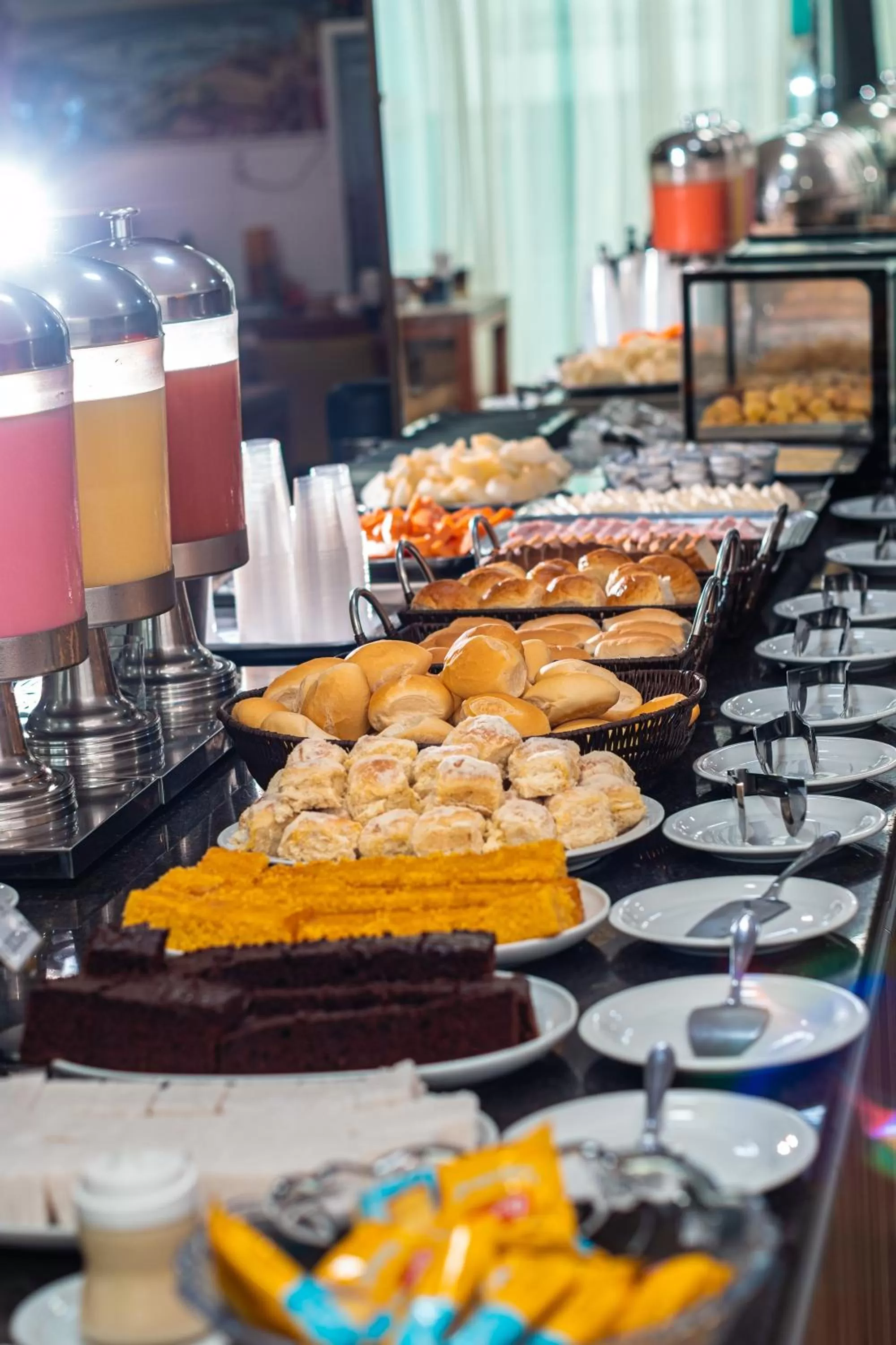 Food and drinks in Hotel Golden Park Salvador By Nacional Inn