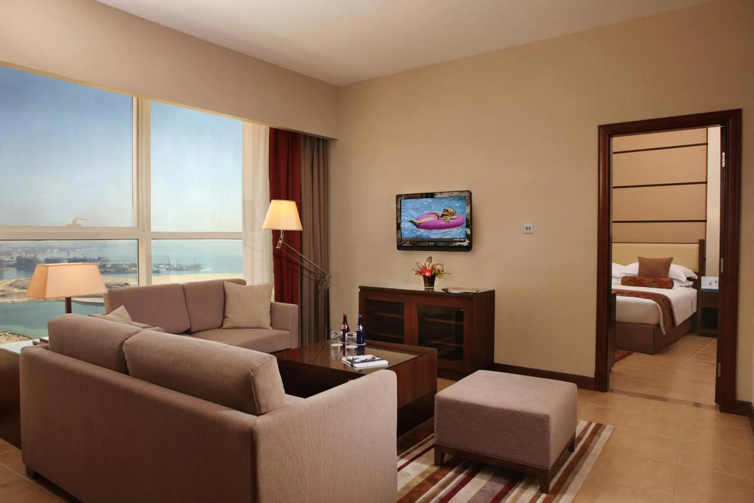 Photo of the whole room, Bed in Khalidiya Palace Rayhaan by Rotana, Abu Dhabi