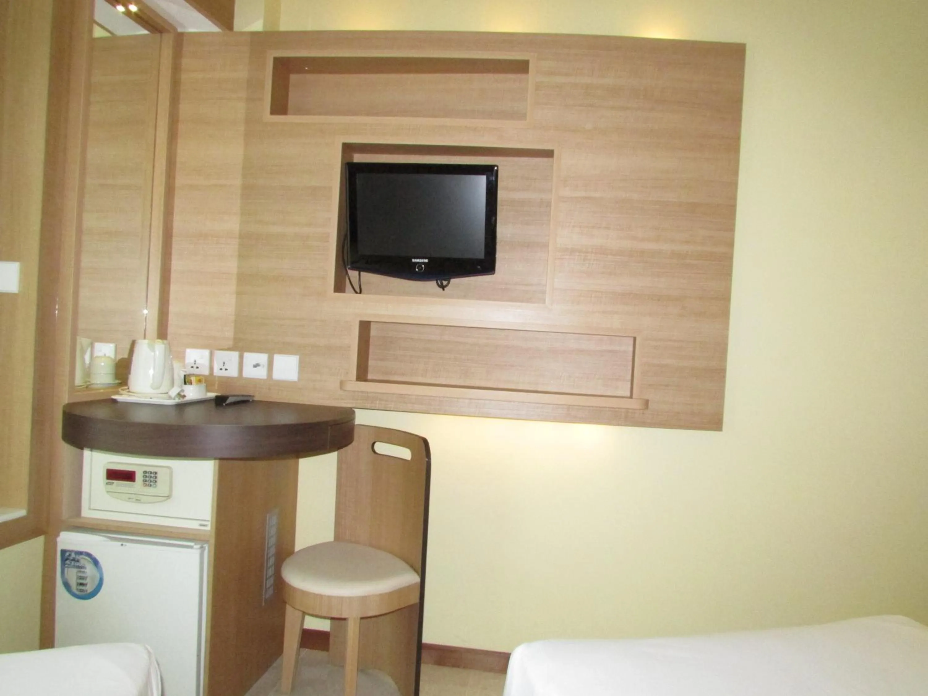 TV and multimedia, TV/Entertainment Center in Robertson Quay Hotel