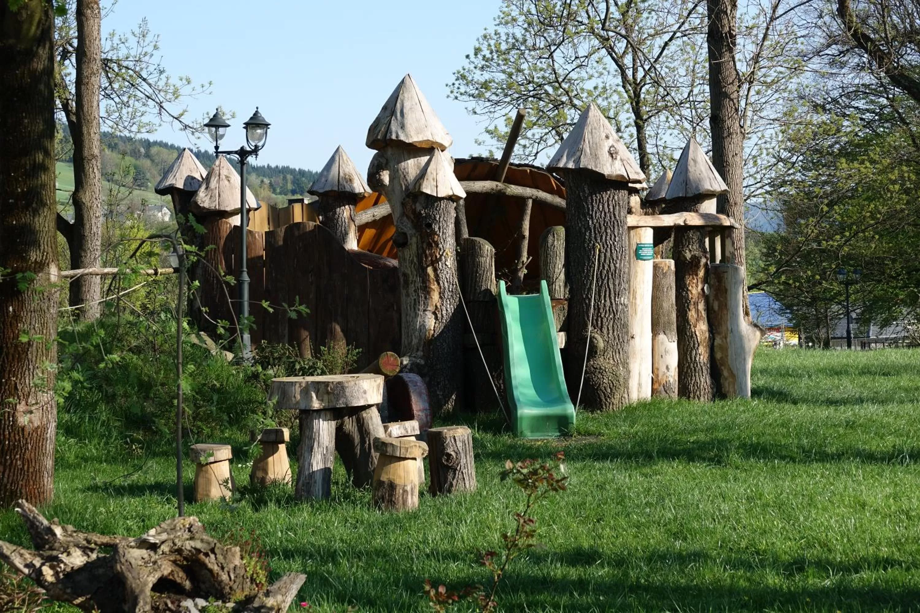 Property building, Garden in Gościniec Dworski w Ropie