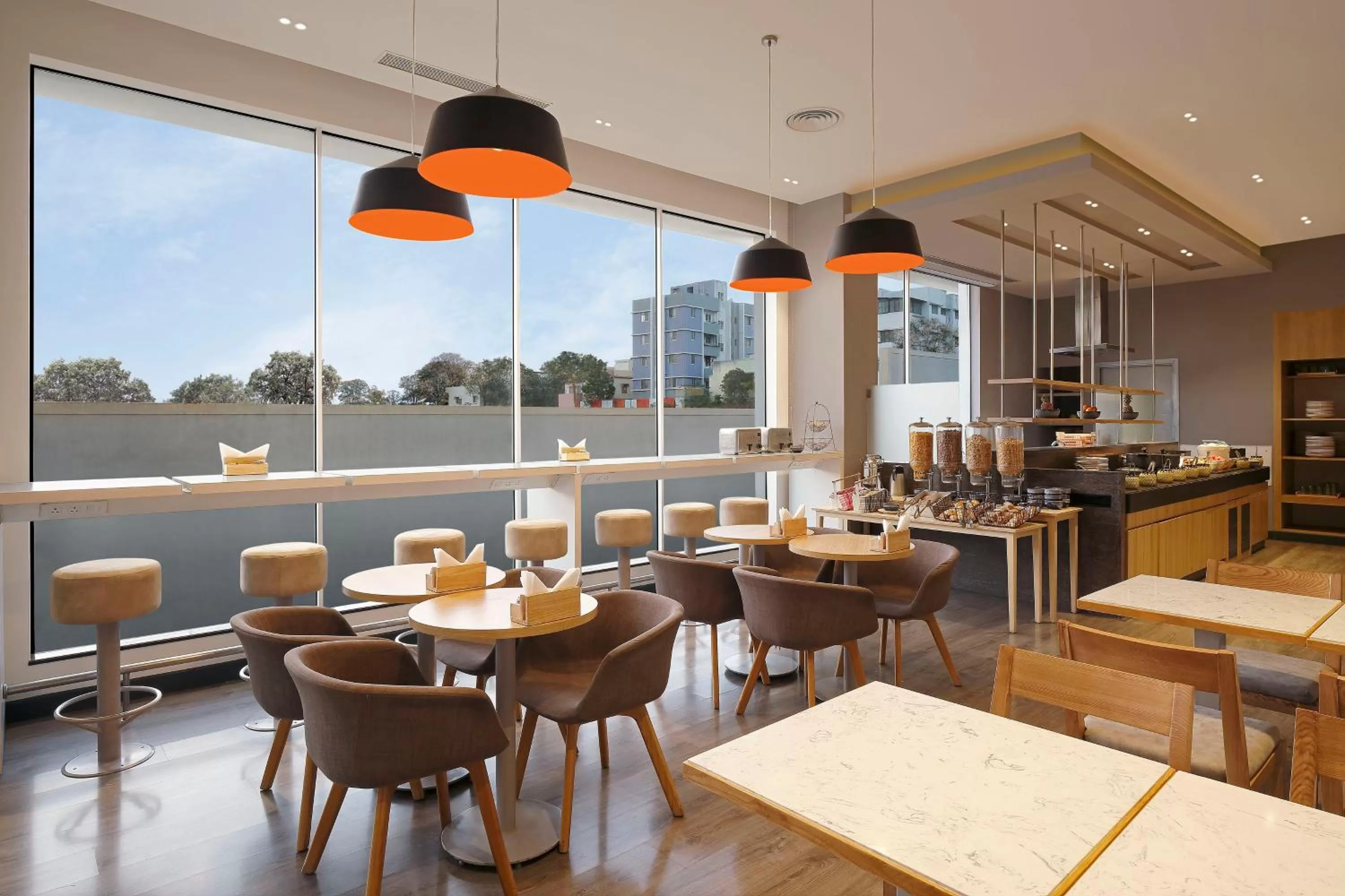 Restaurant/places to eat in Holiday Inn Express Nashik Indira Nagar by IHG