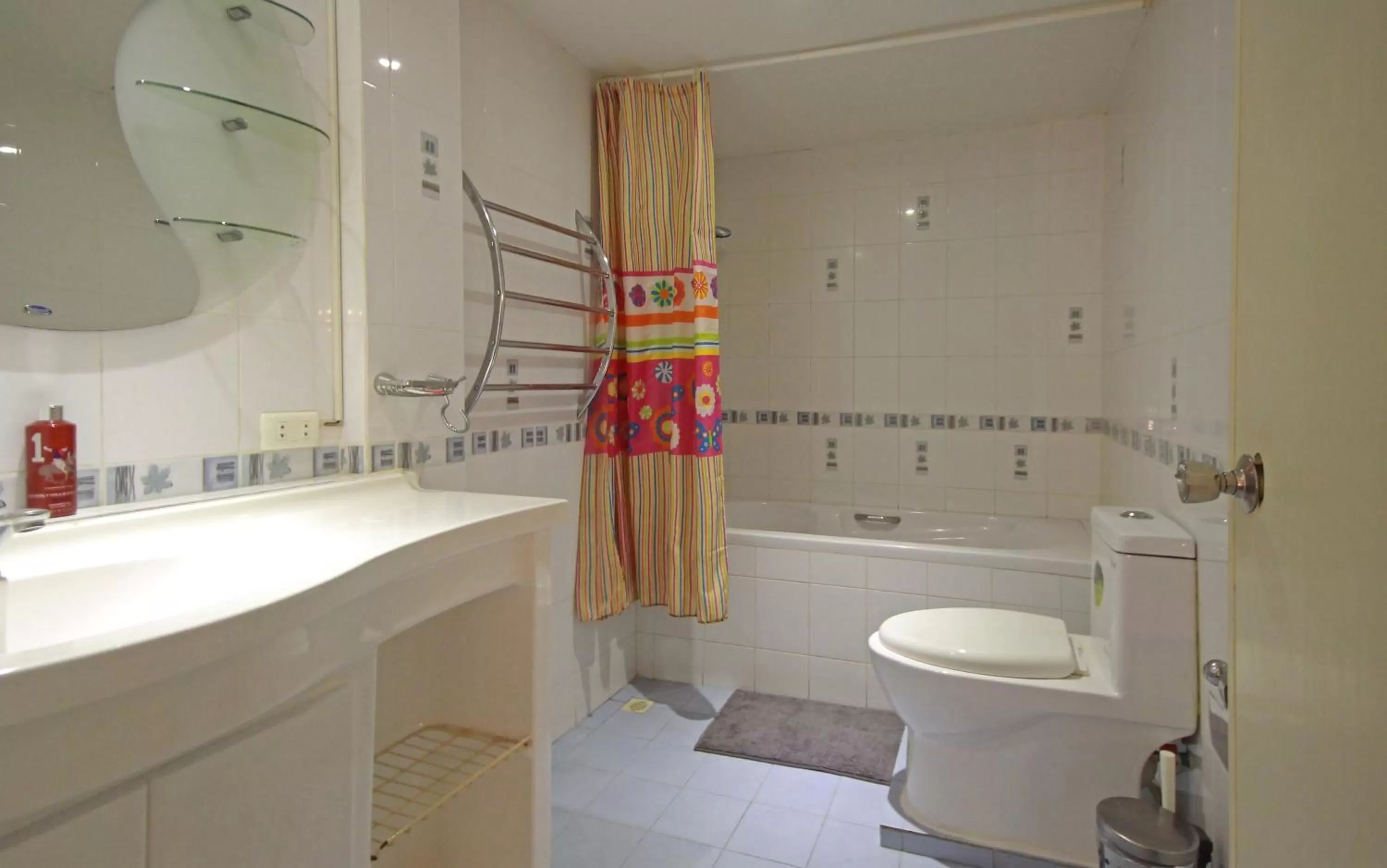 Bathroom in Swiss Food Restaurant and room for rent