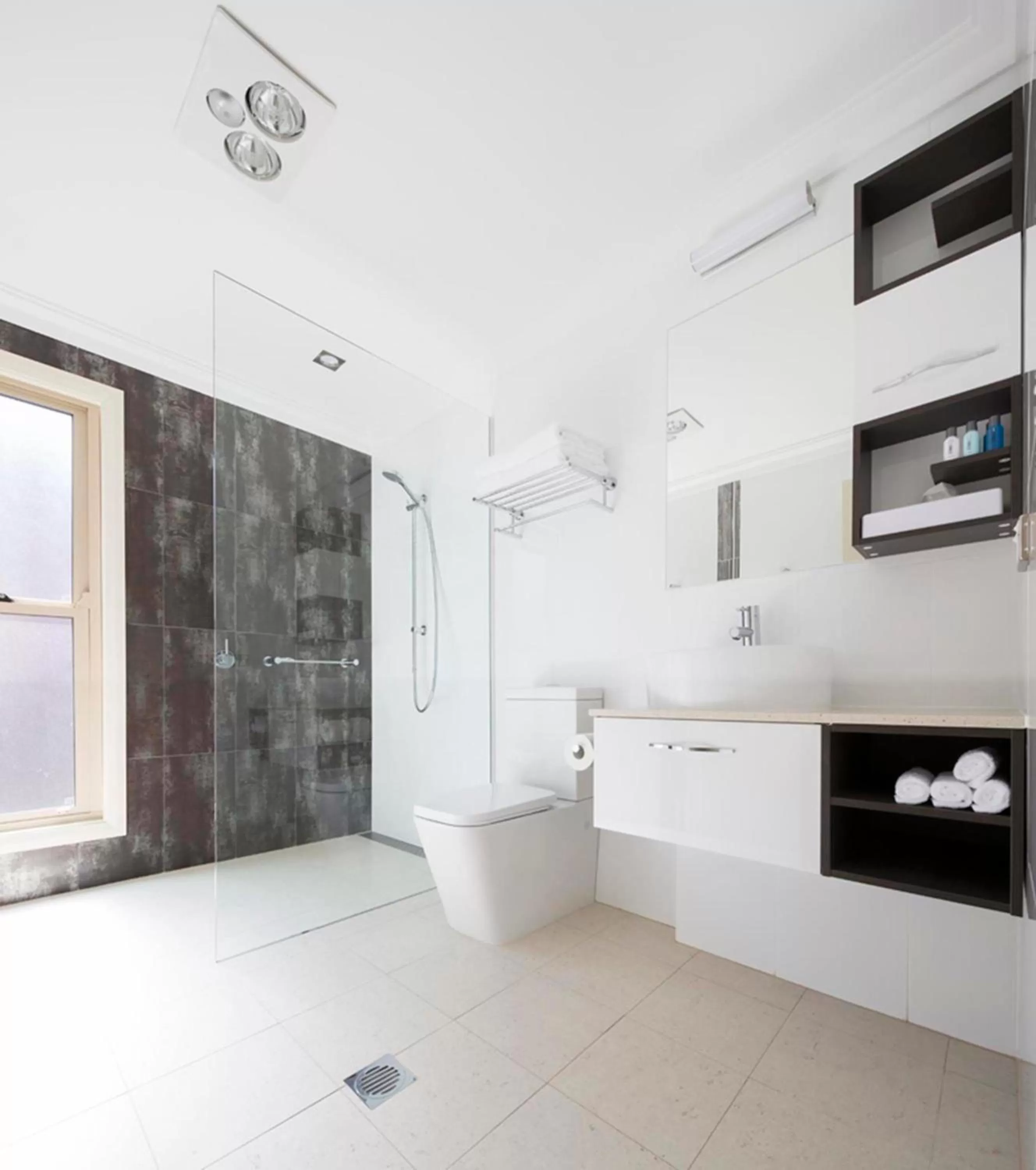 Shower in Alivio Tourist Park Canberra