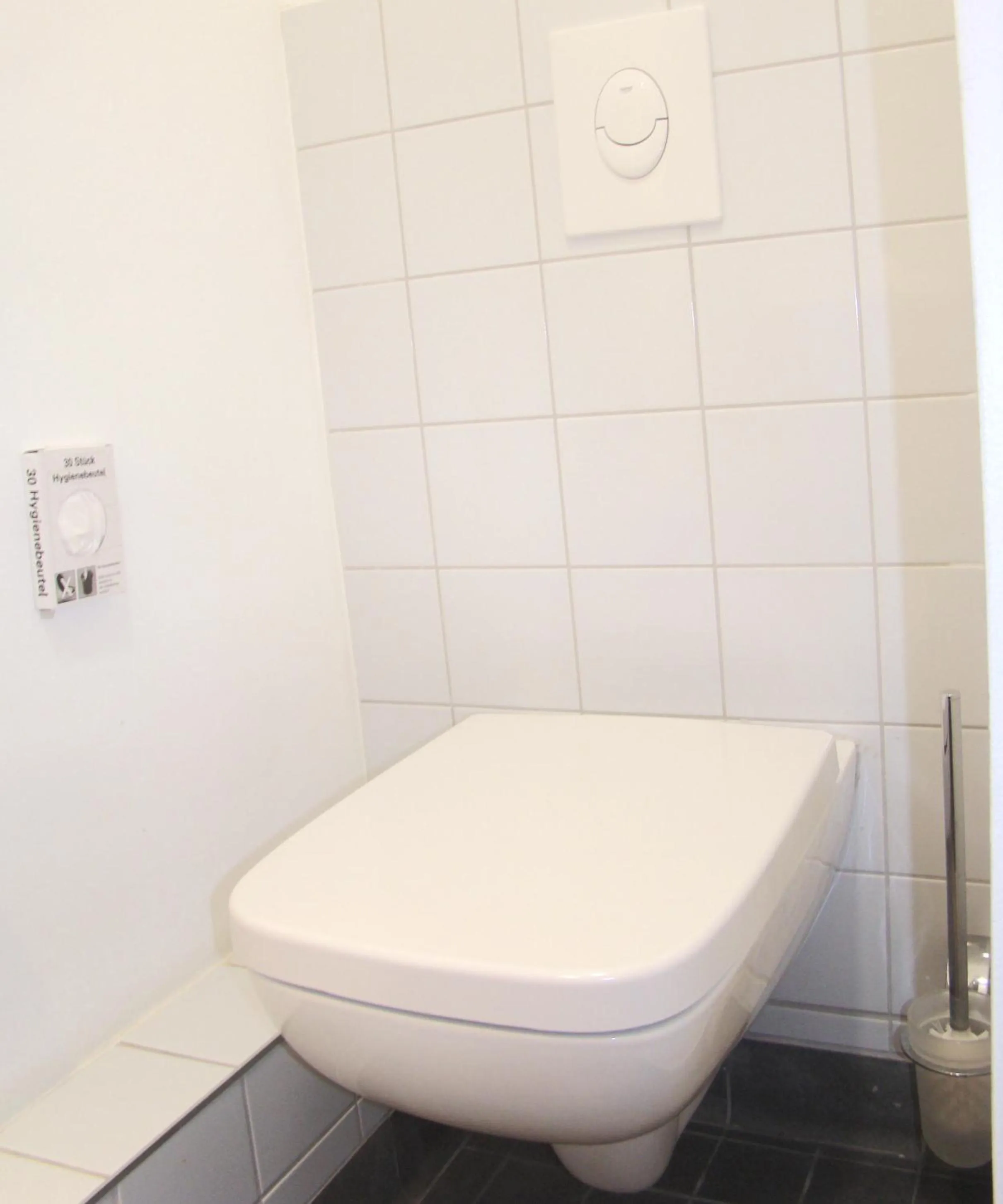 Toilet in BNB near Brandenburg Gate - Rooms & Apartments