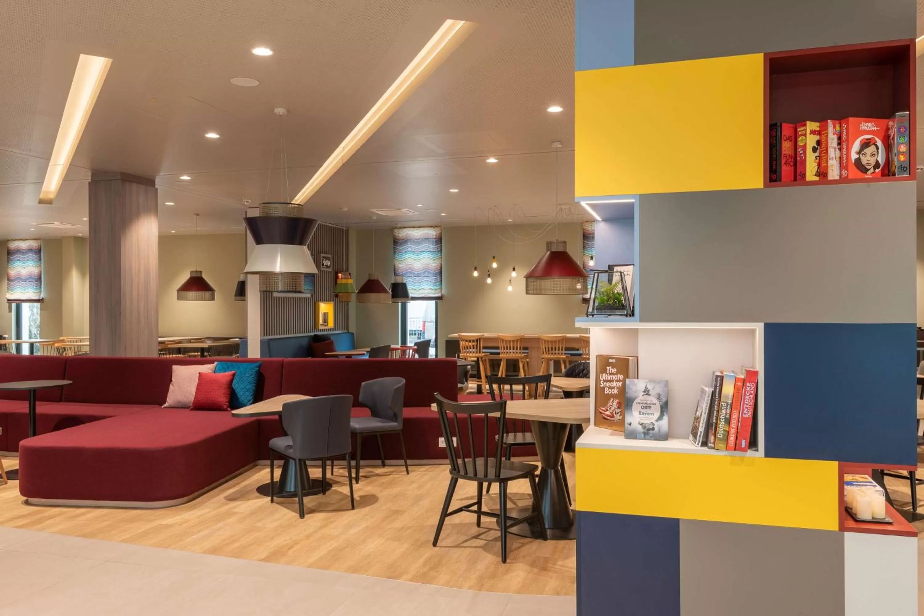 Lobby or reception in Hampton By Hilton Munich City North