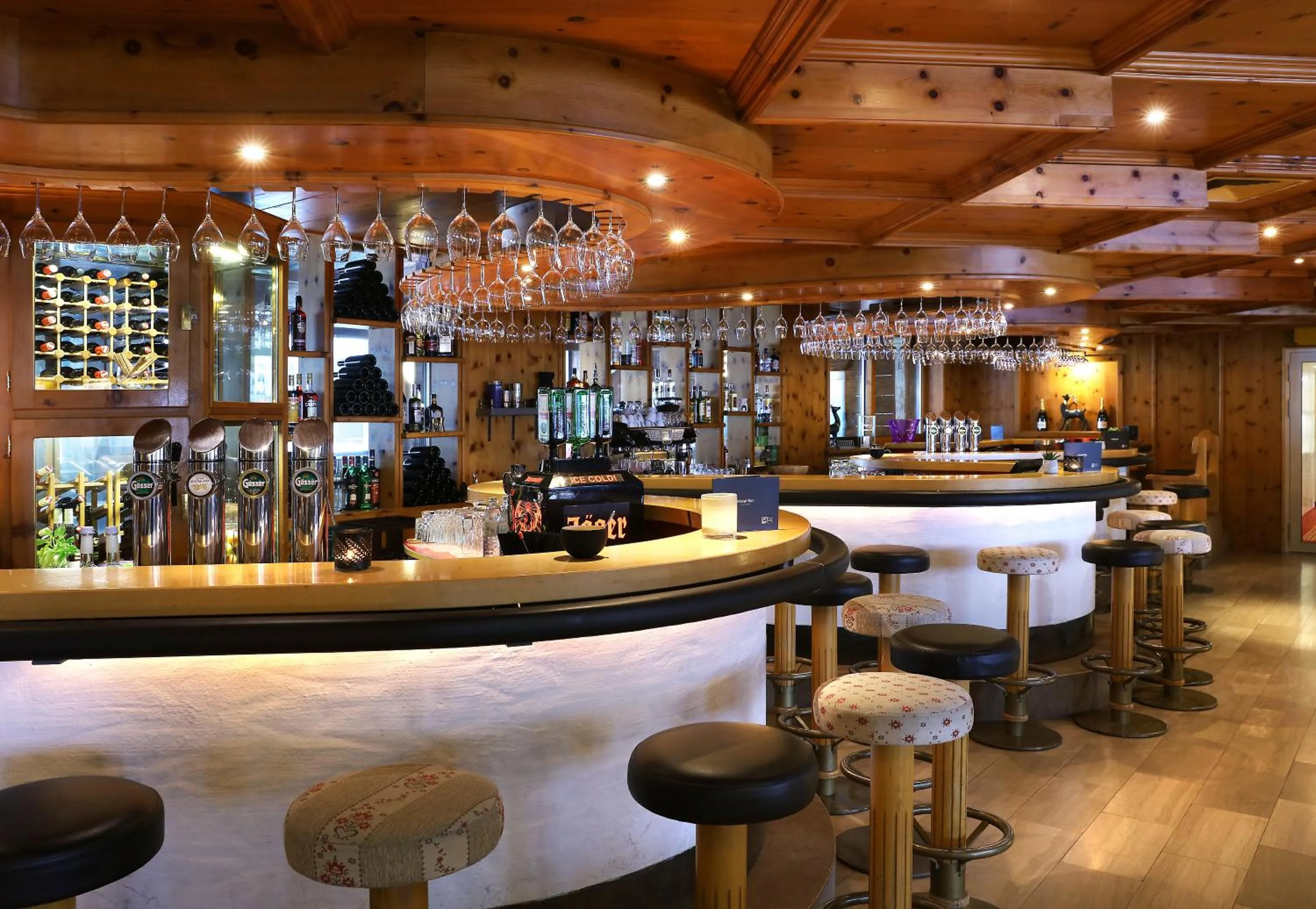 Lounge or bar in JUFA Alpenhotel Saalbach