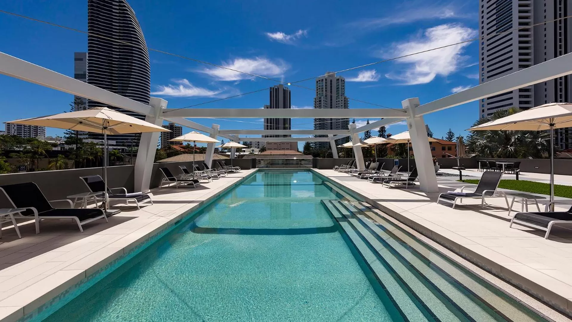 Swimming pool in Avani Broadbeach Residences