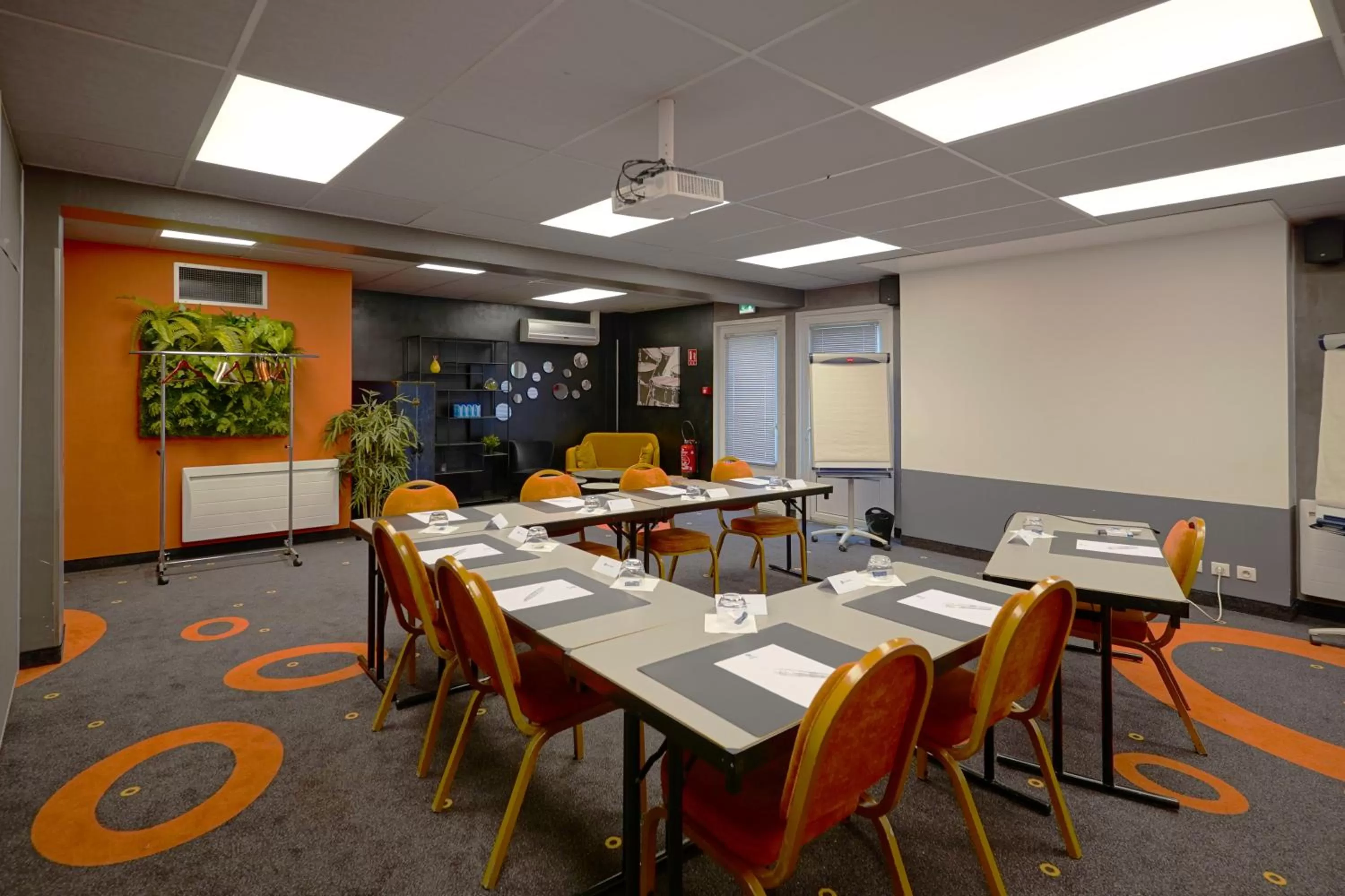 Meeting/conference room in Hôtel Best Western The Wish Versailles