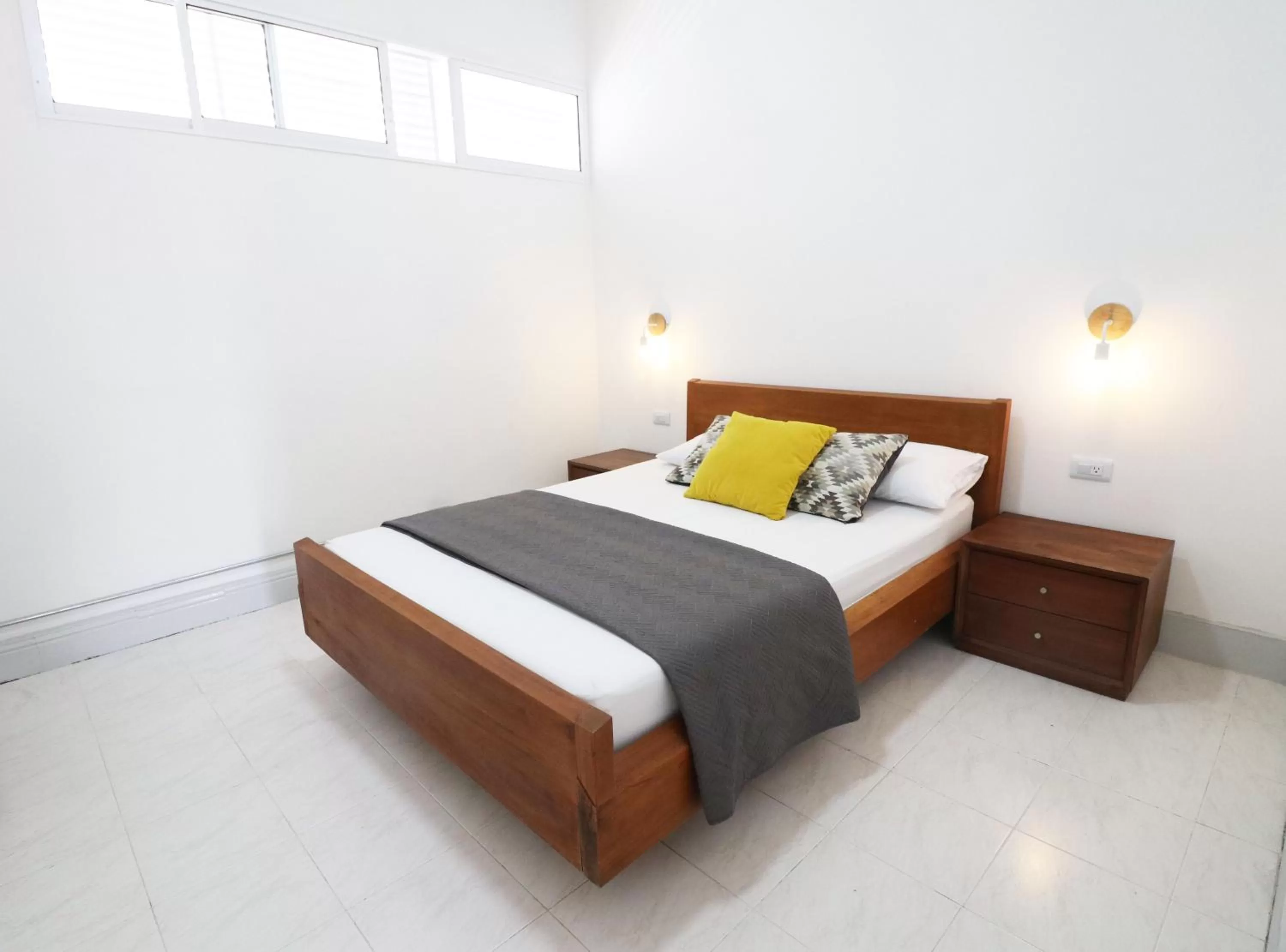 Bed in 554 Apartments