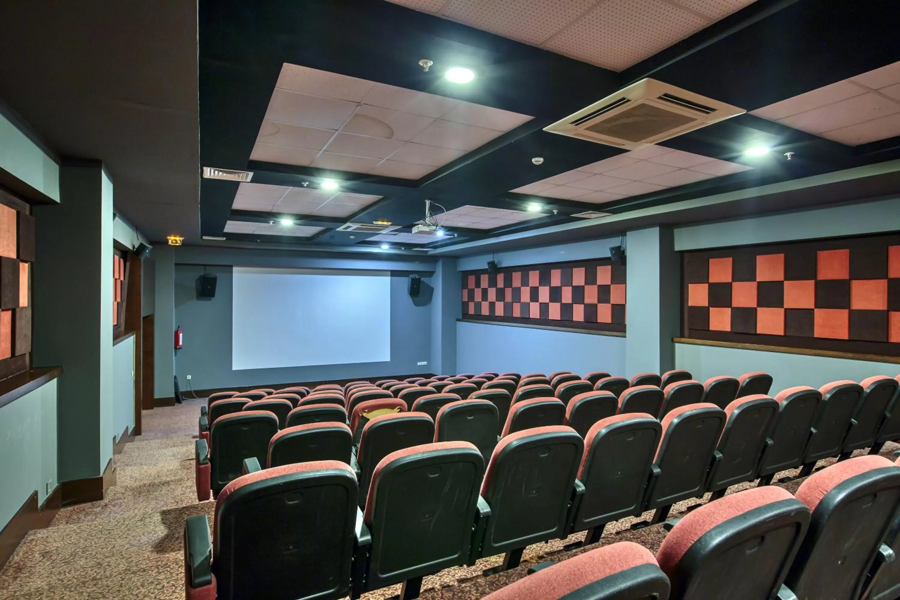 Entertainment in Sunis Kumköy Beach Resort Hotel & Spa