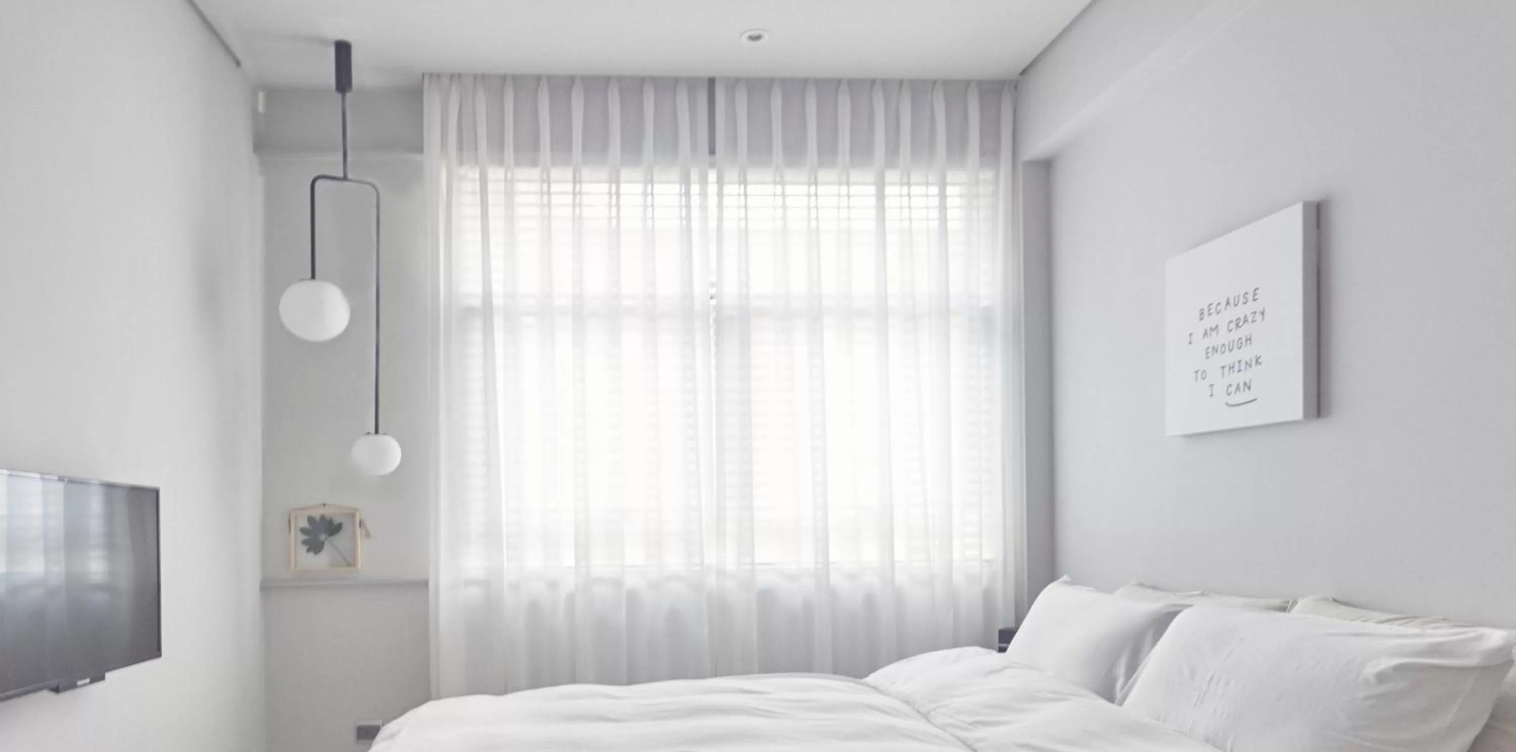 Photo of the whole room, Bed in The Door Inn