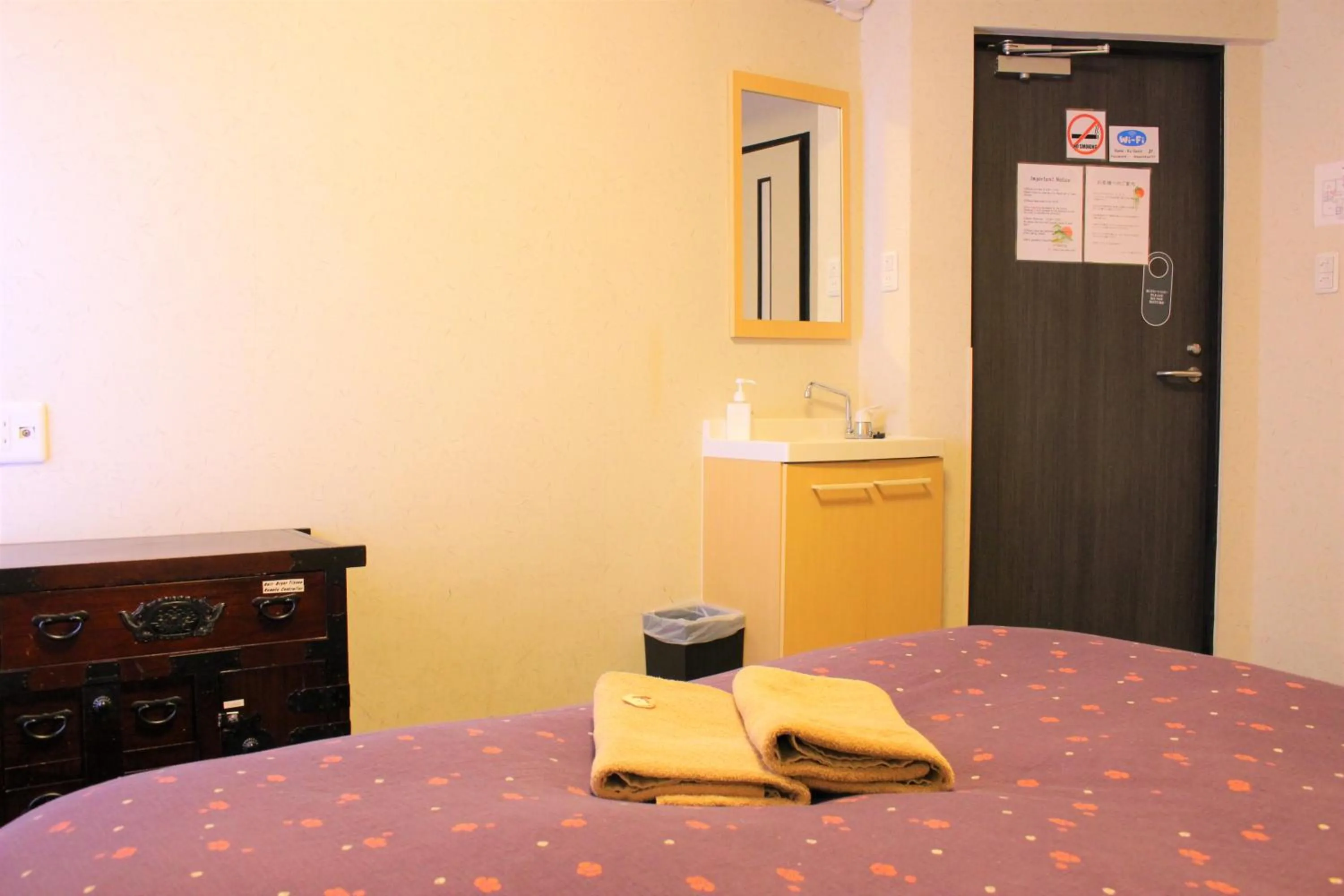 Photo of the whole room, Bed in K's House Tokyo Oasis - Quality Hostel in Asakusa