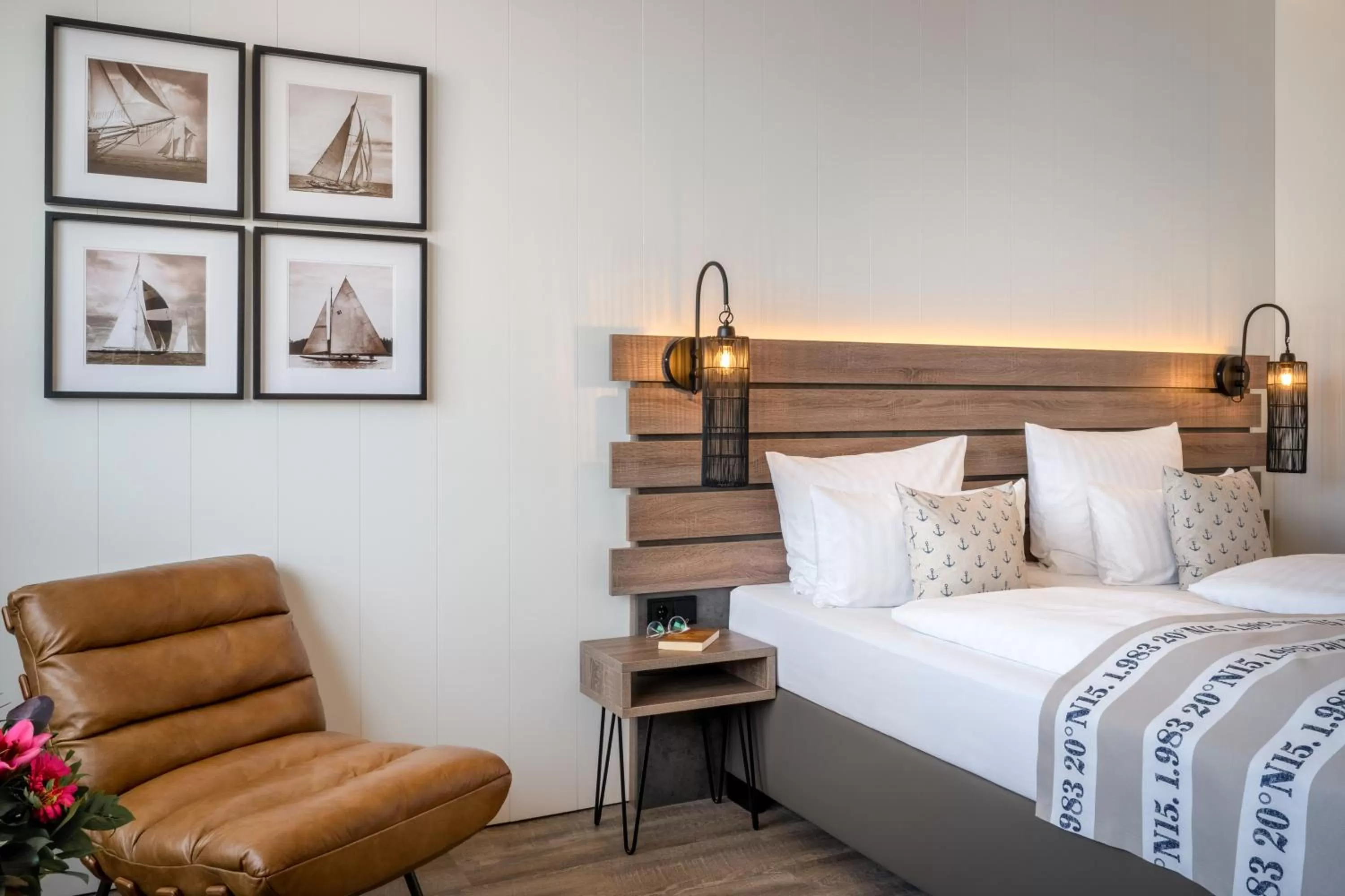 Photo of the whole room, Bed in Hotel Yachtclub