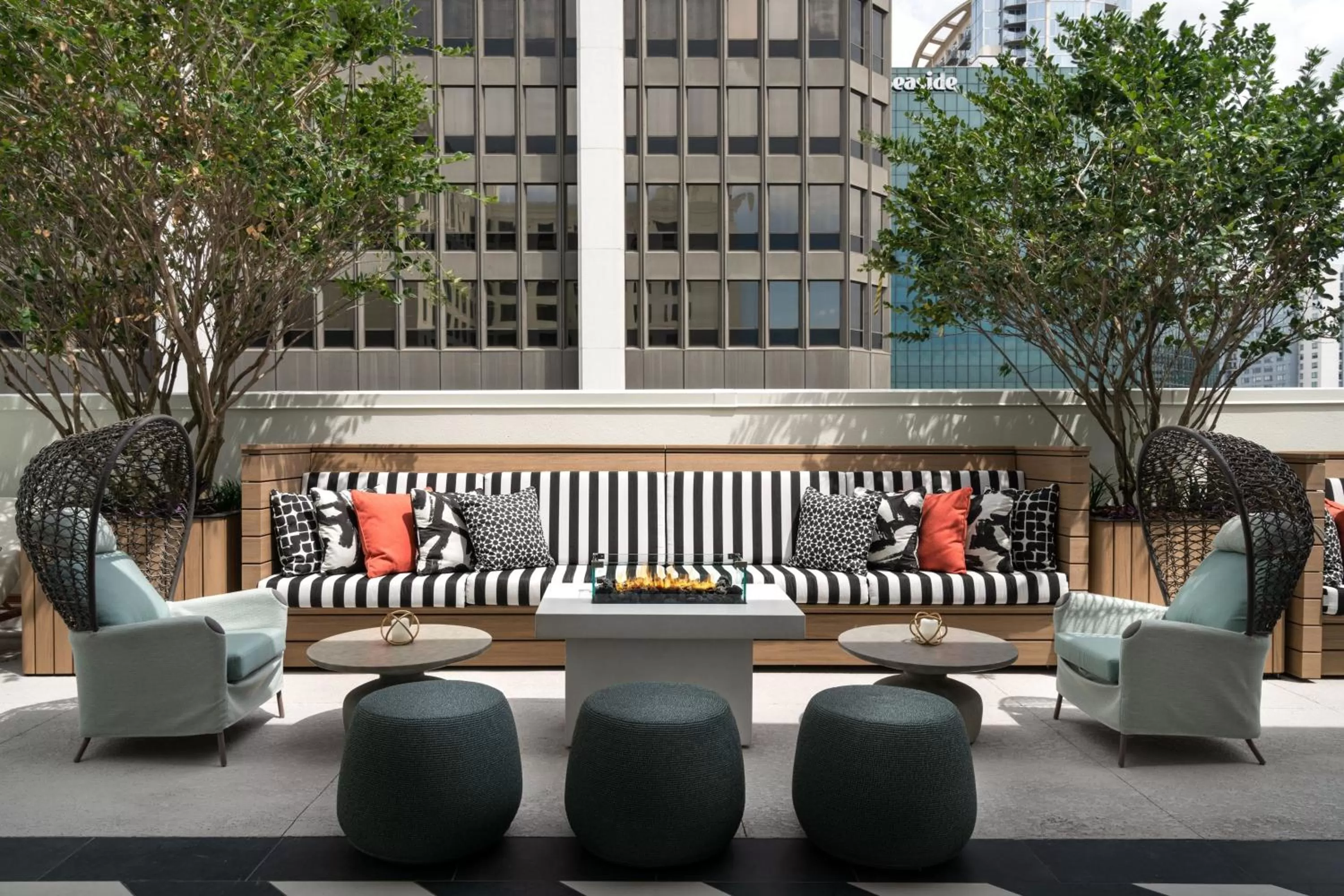 Swimming pool in Grand Bohemian Orlando, Autograph Collection