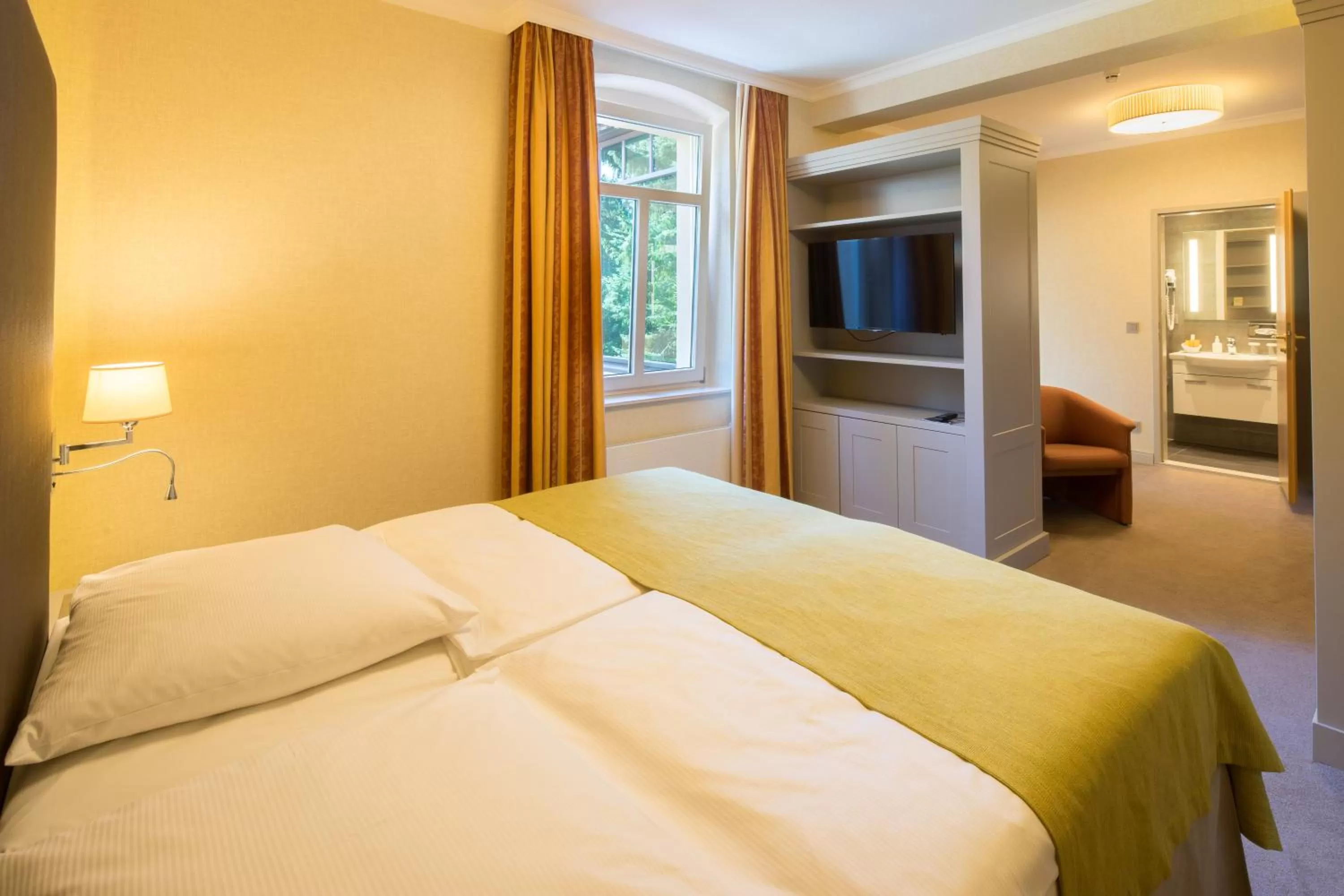 Day, Bed in Parkhotel Güldene Berge