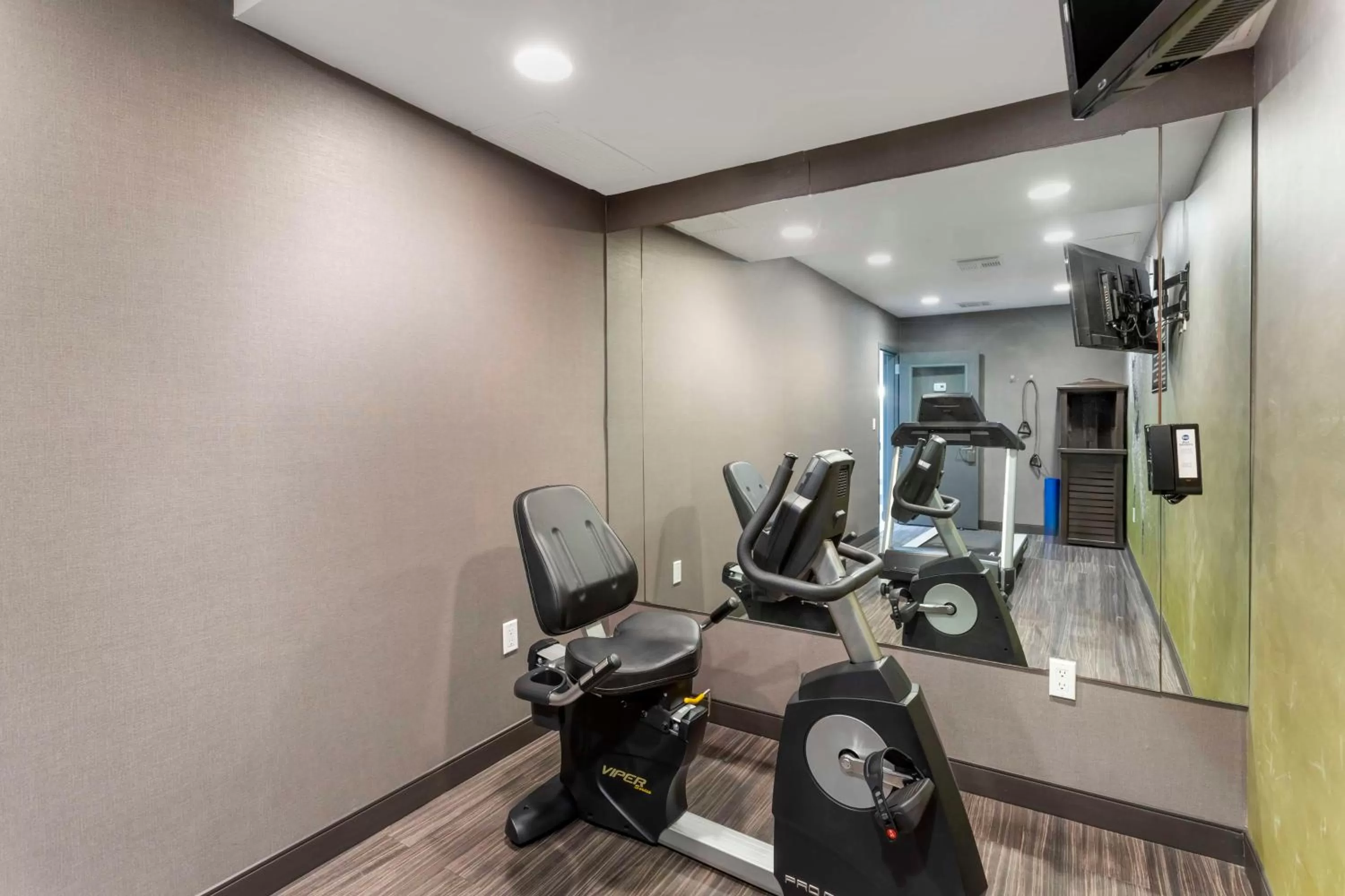 Fitness centre/facilities in Best Western Brooklyn-Coney Island Inn