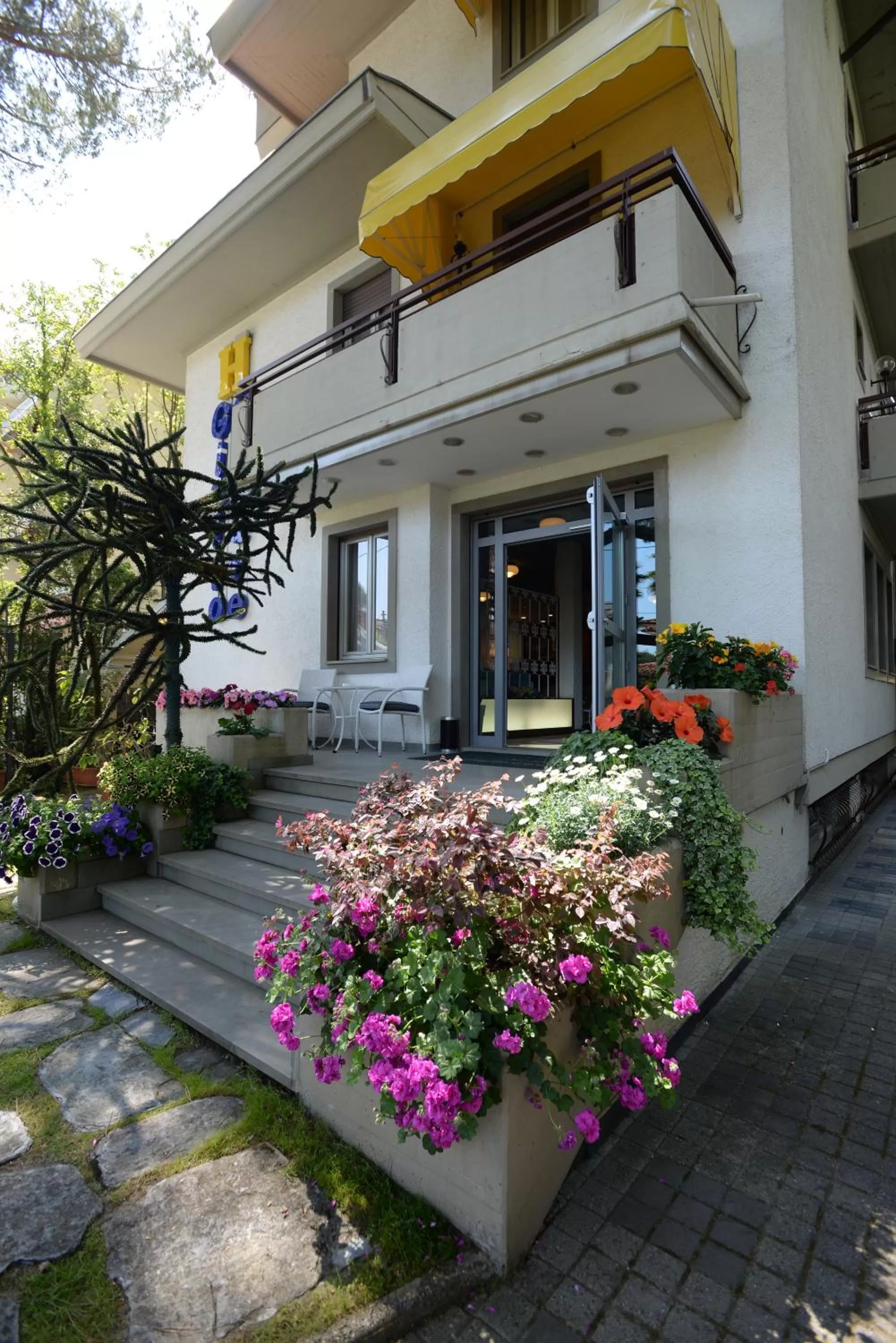 Facade/entrance in Hotel Giulio Cesare
