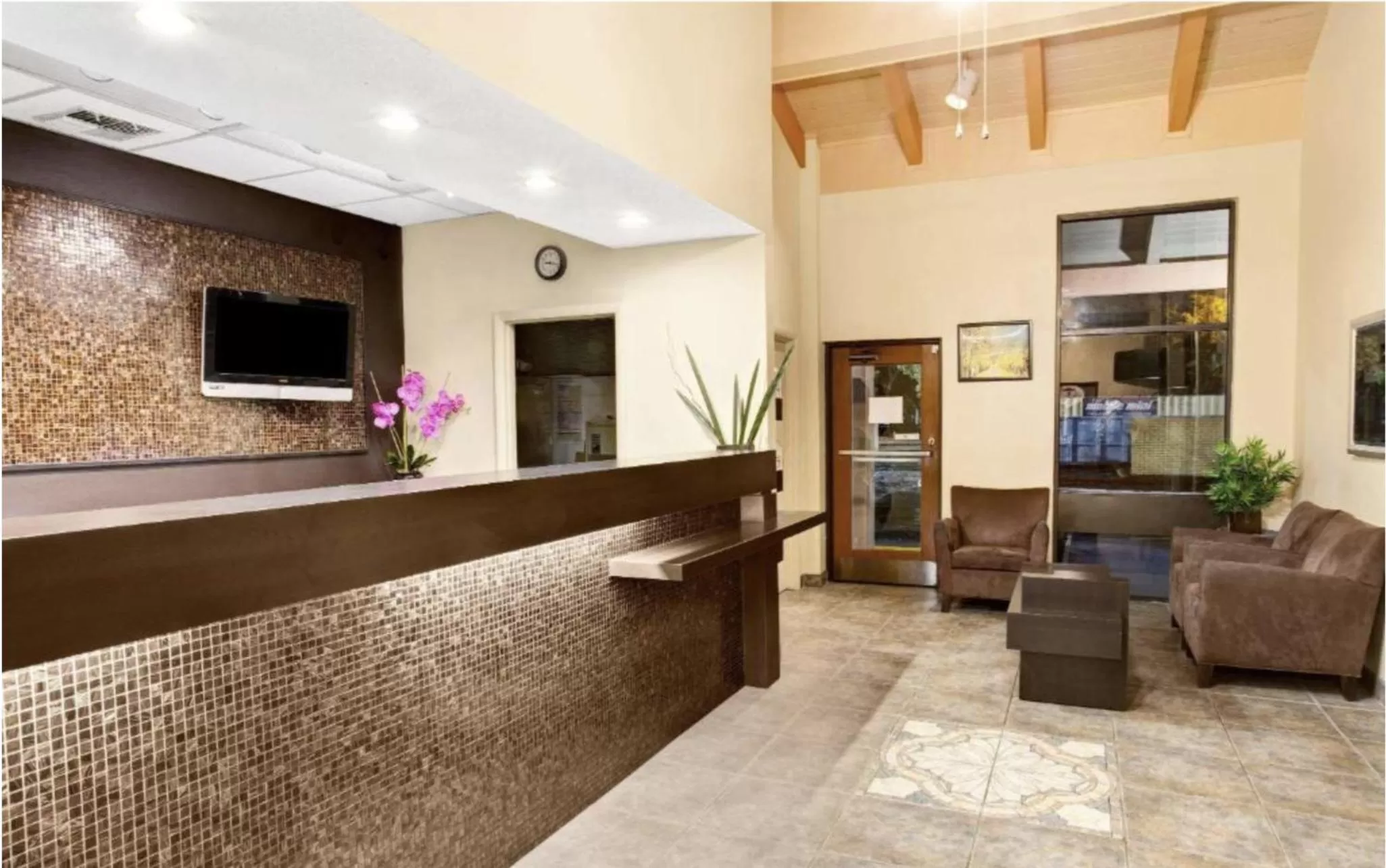 Lobby or reception in Super 8 by Wyndham Kissimmee/Maingate/Orlando Area