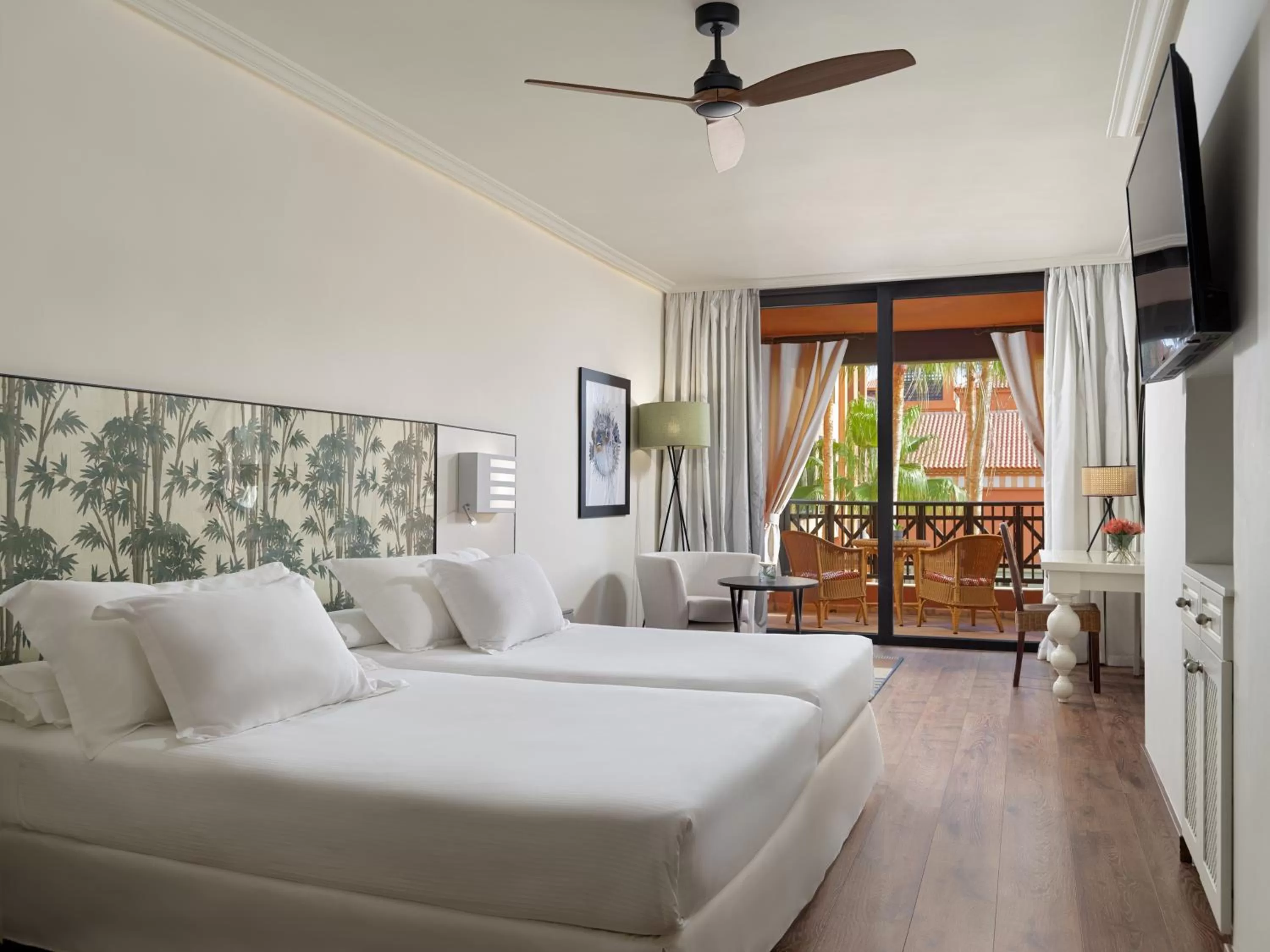 Decorative detail, Bed in H10 Costa Adeje Palace