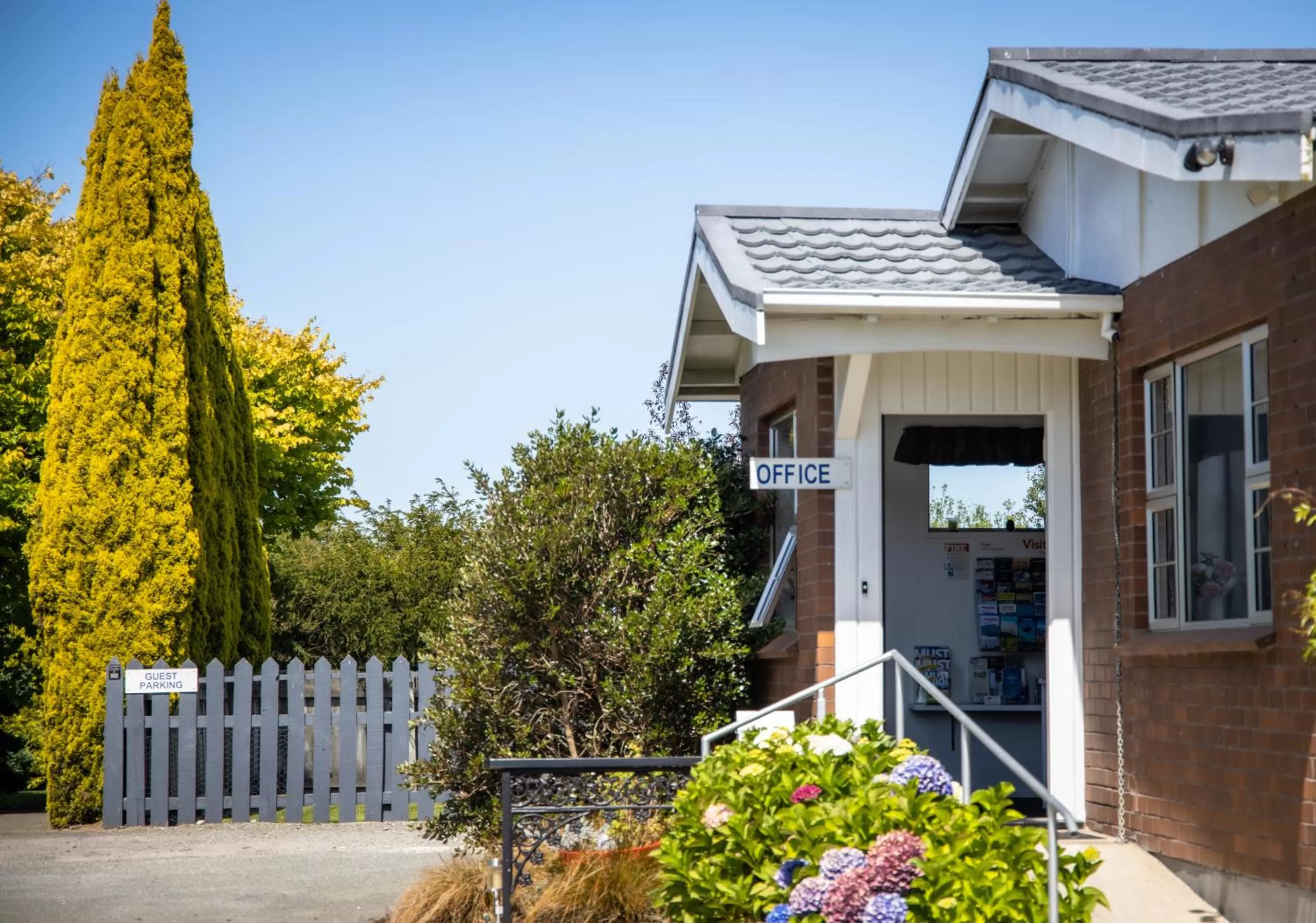 Property building in Colonial Lodge Motel