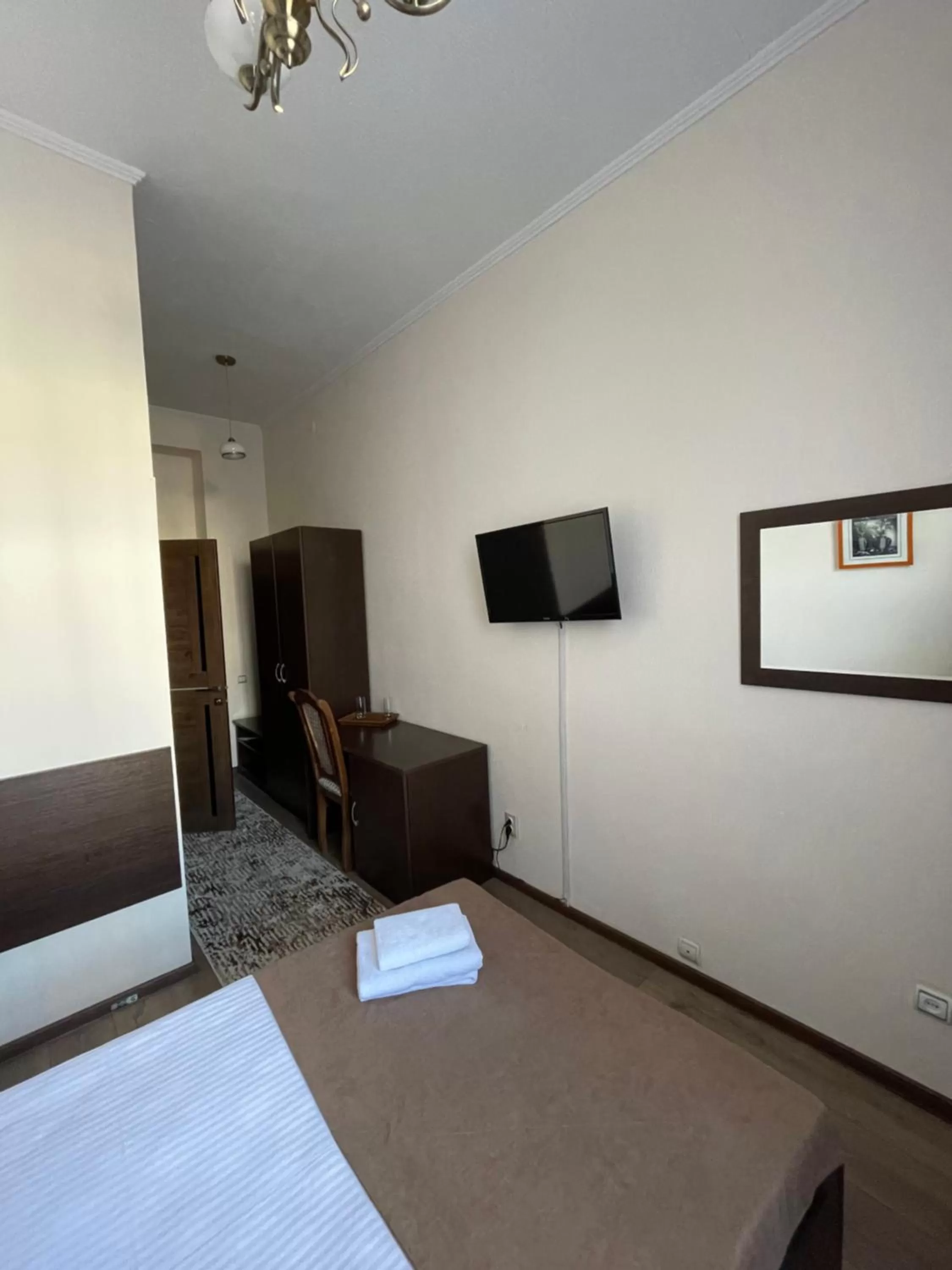 Photo of the whole room, Bed in Belon Land