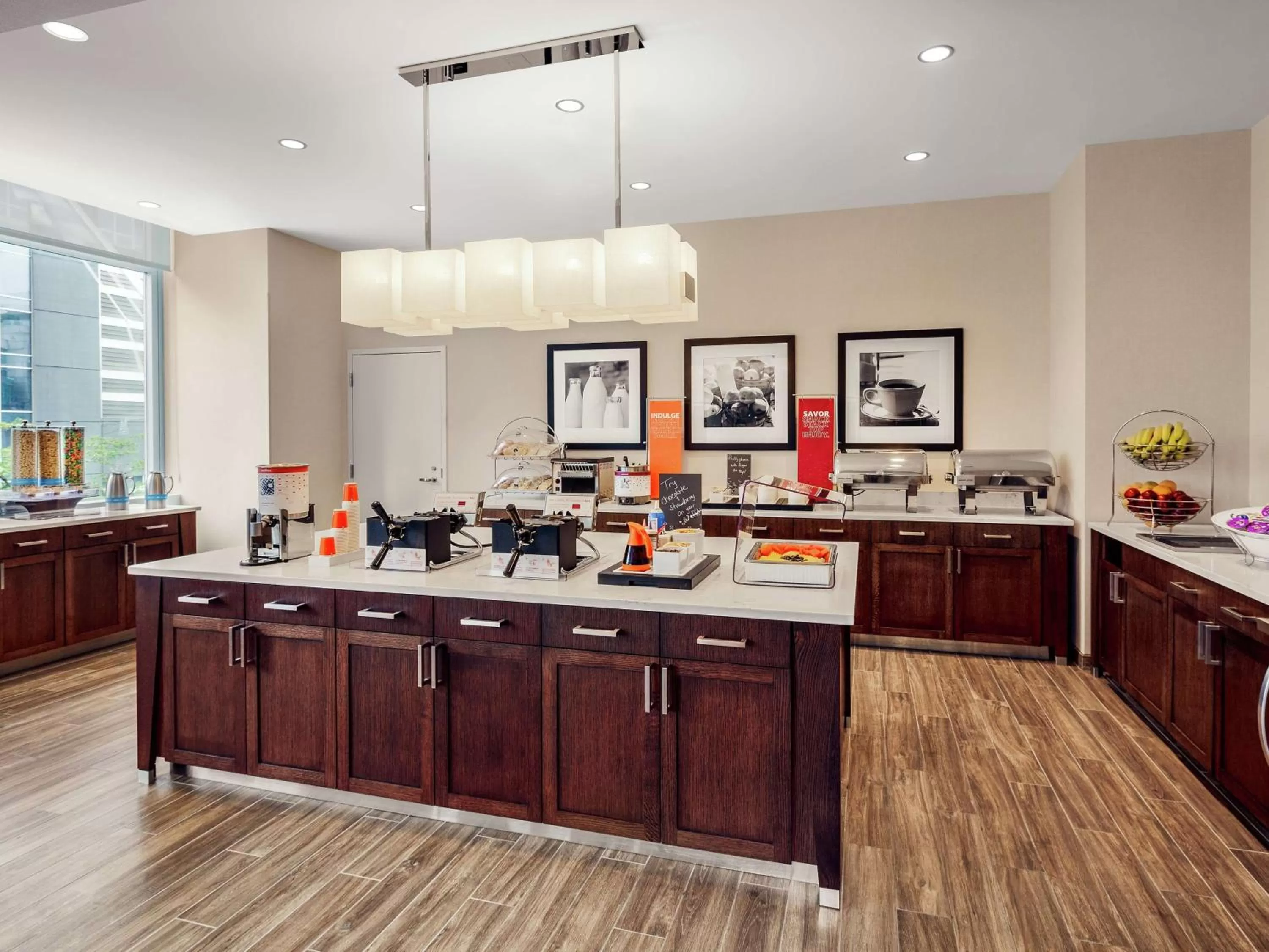 Breakfast in Hampton Inn Chicago McCormick Place