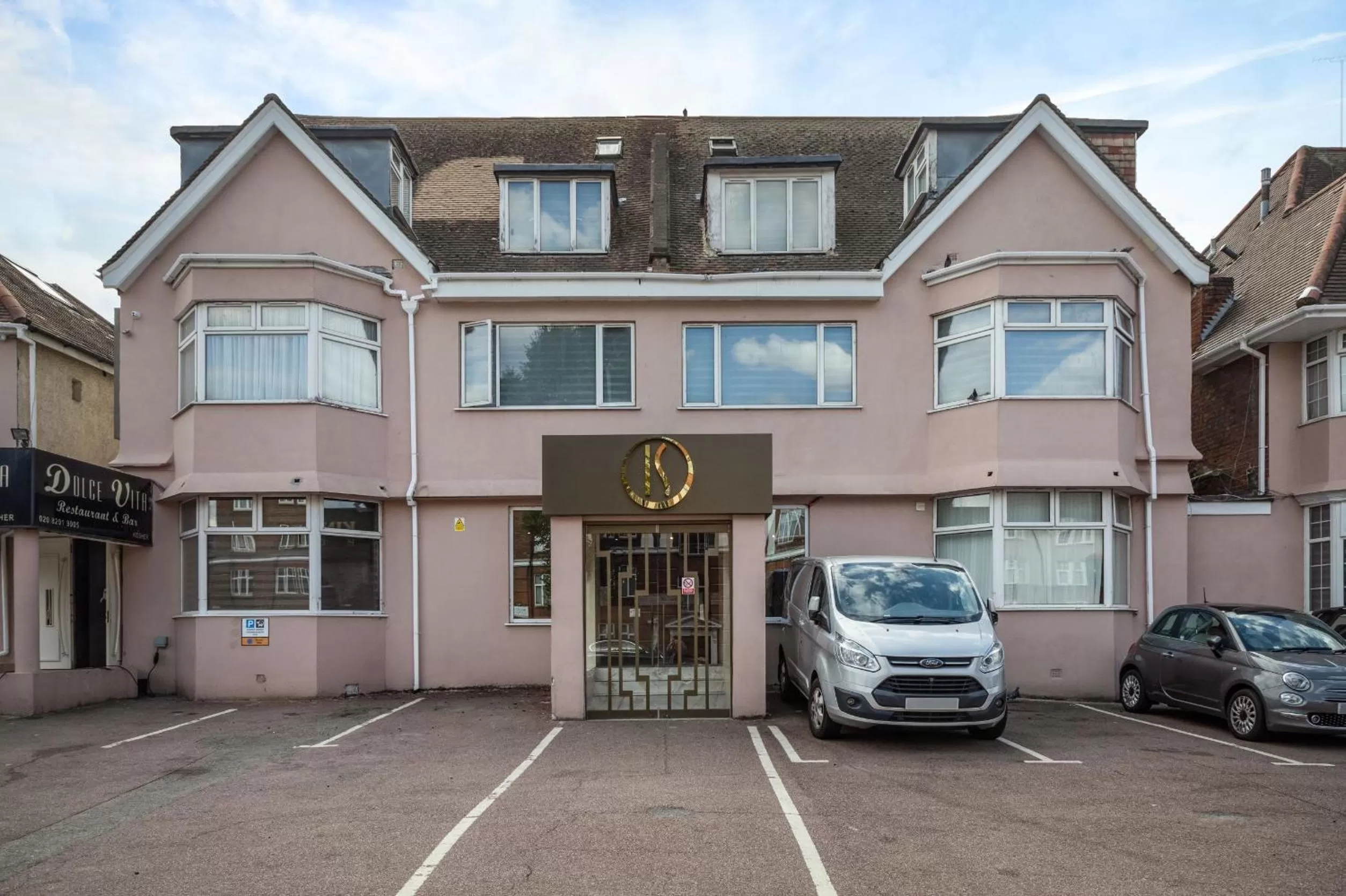 Property building in King Solomon Hotel- Golders Green